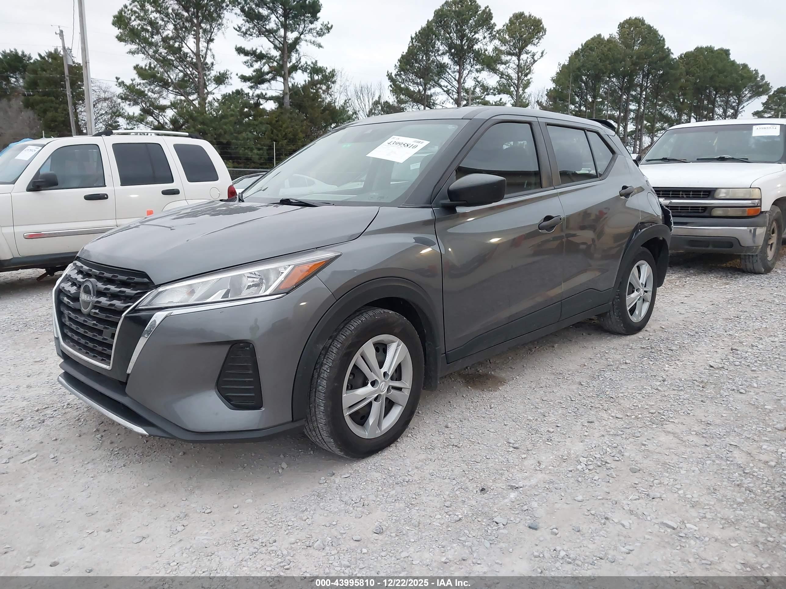 NISSAN KICKS image 2