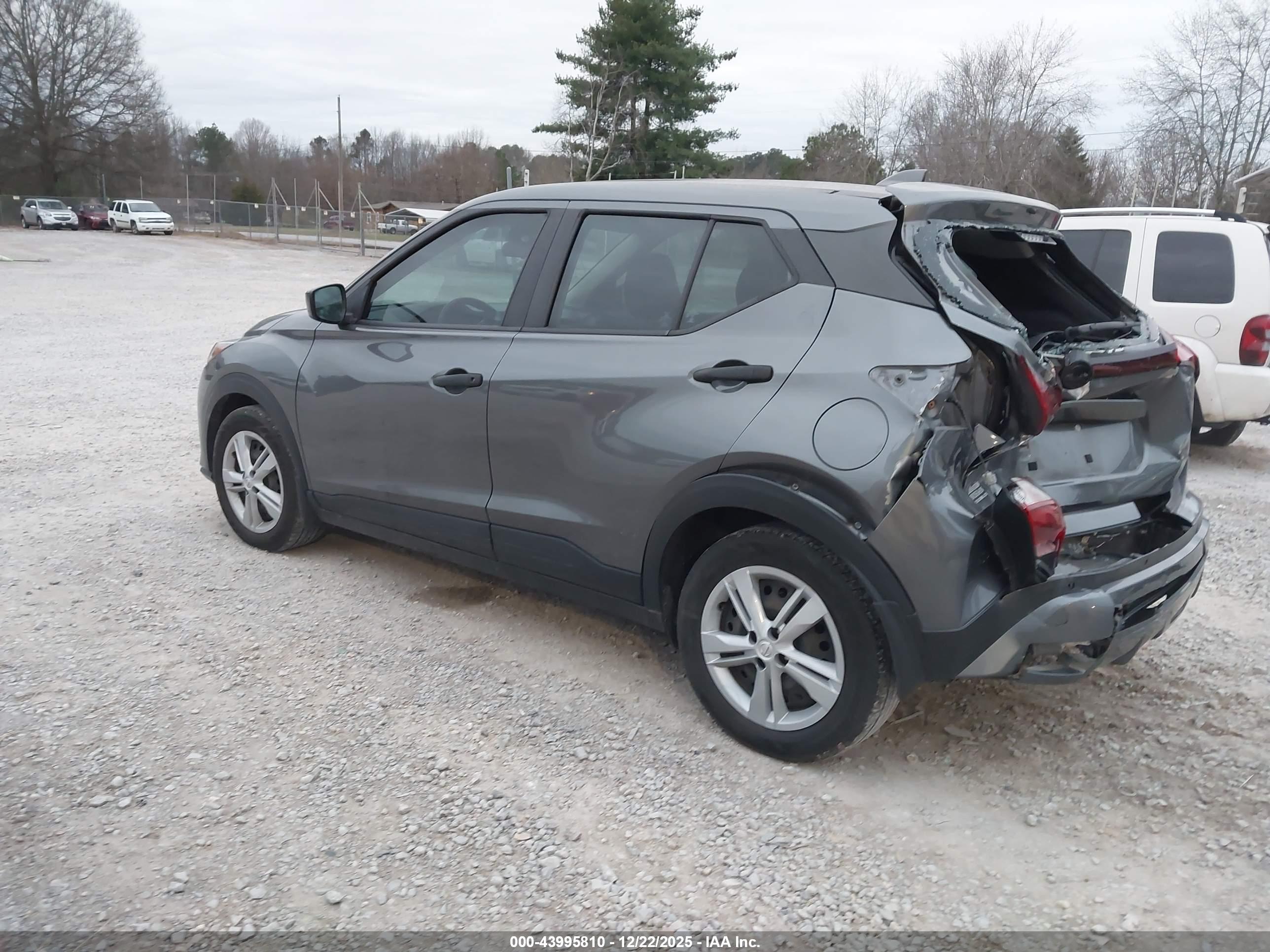 NISSAN KICKS image 3