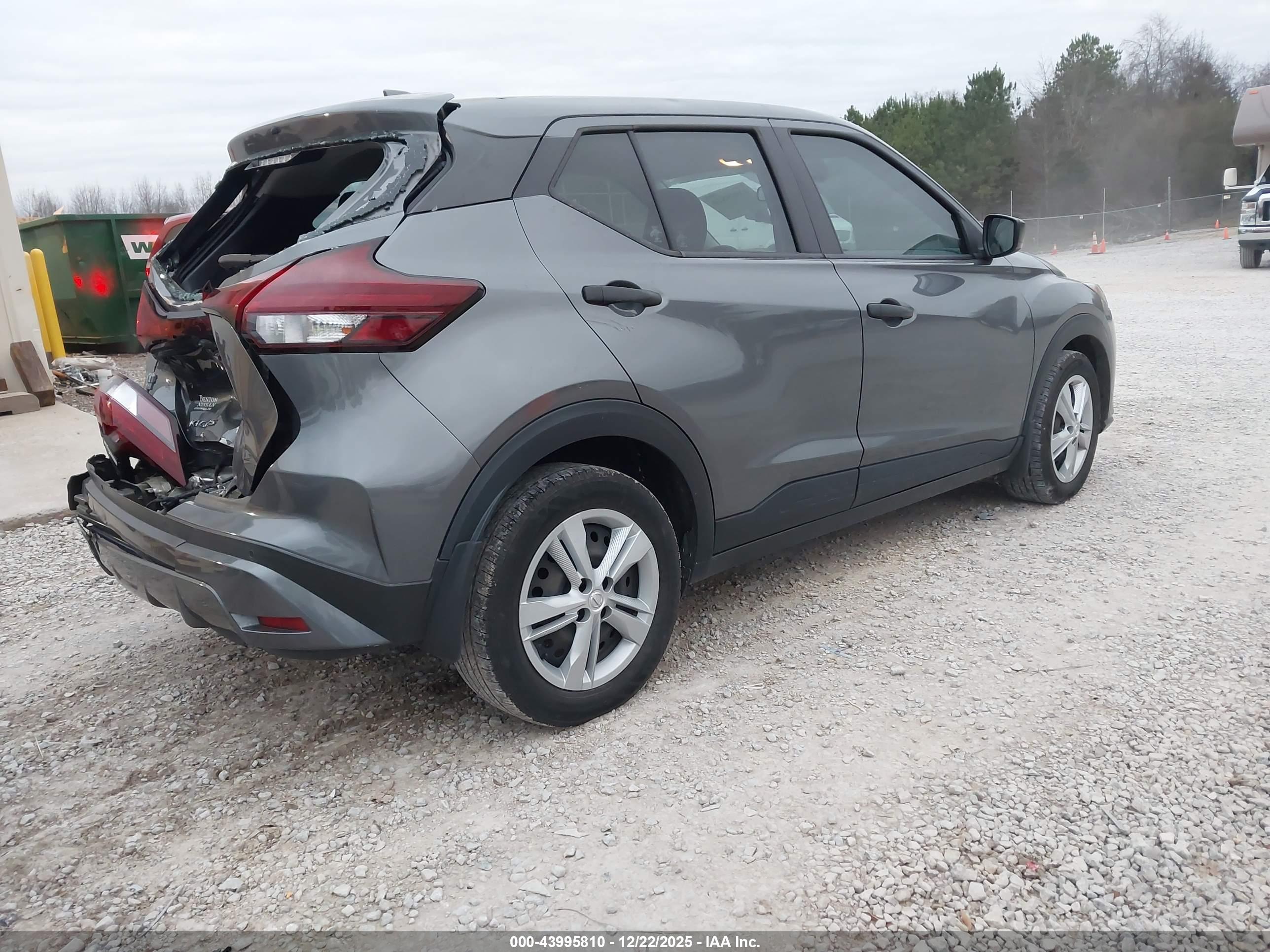 NISSAN KICKS image 4