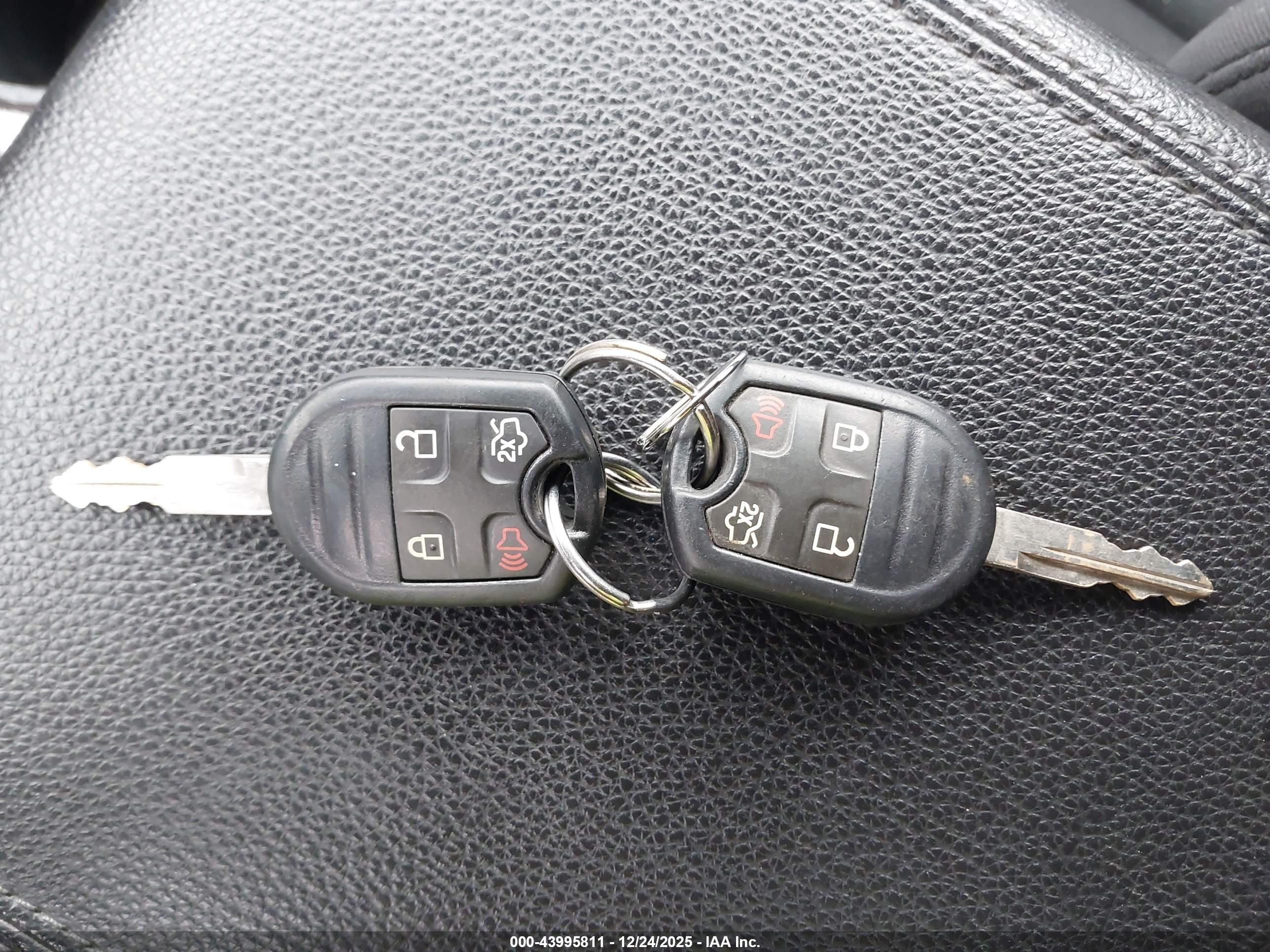 FORD EXPEDITION image 11