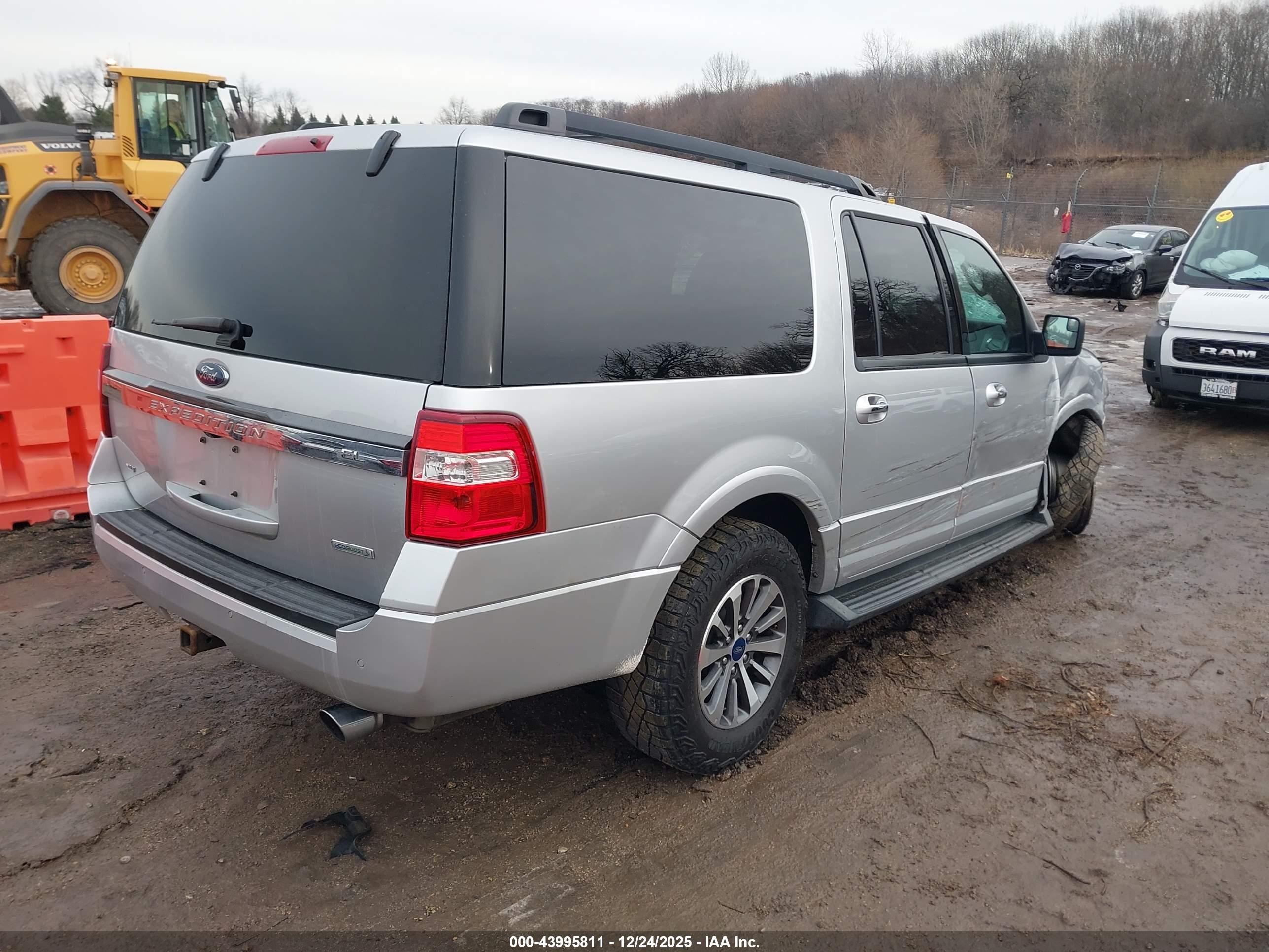 FORD EXPEDITION image 4