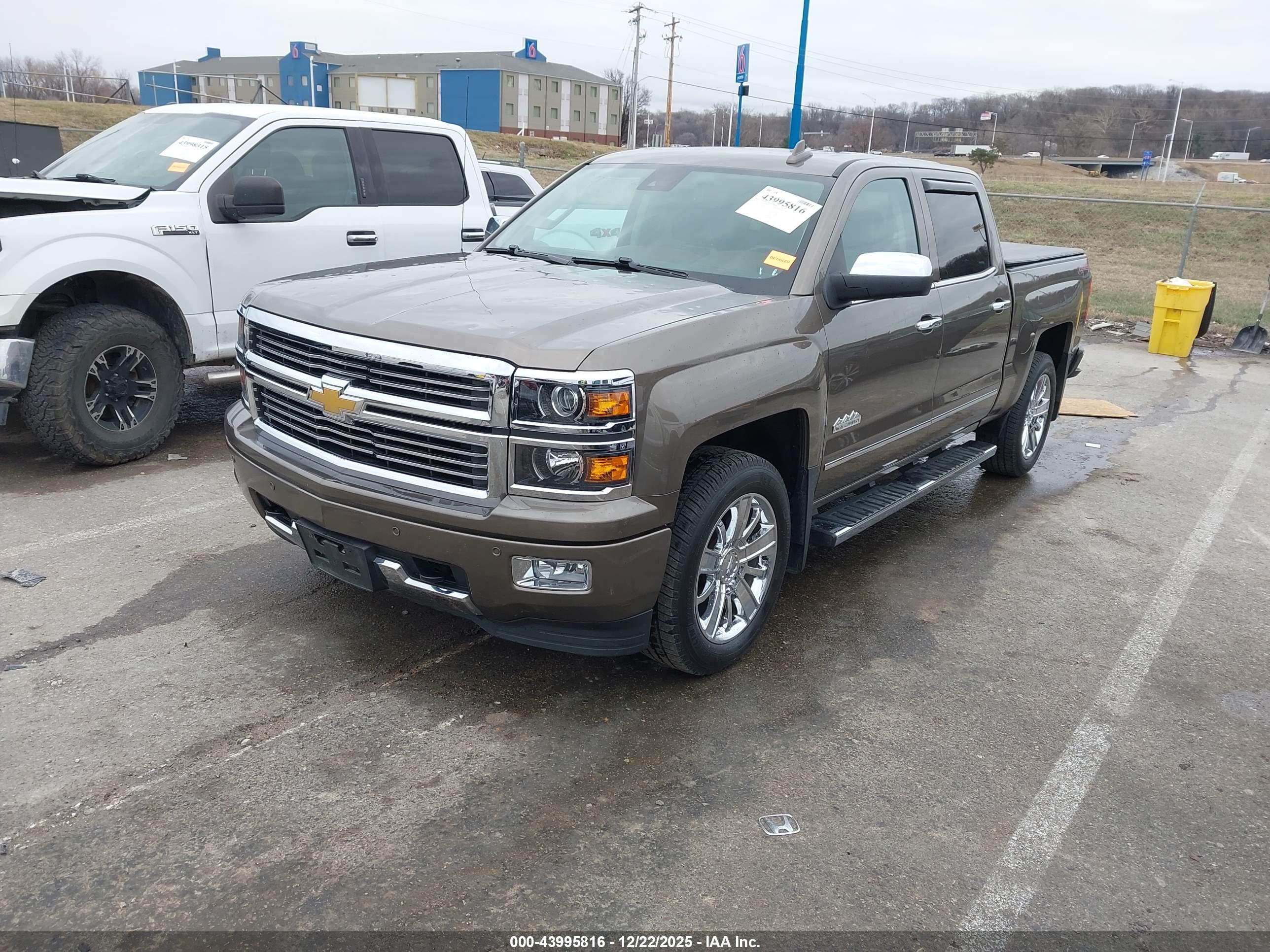 CHEVROLET SILVERADO image 2