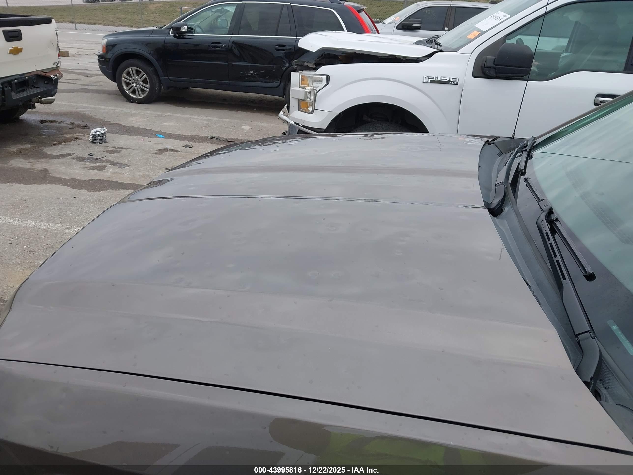CHEVROLET SILVERADO image 6
