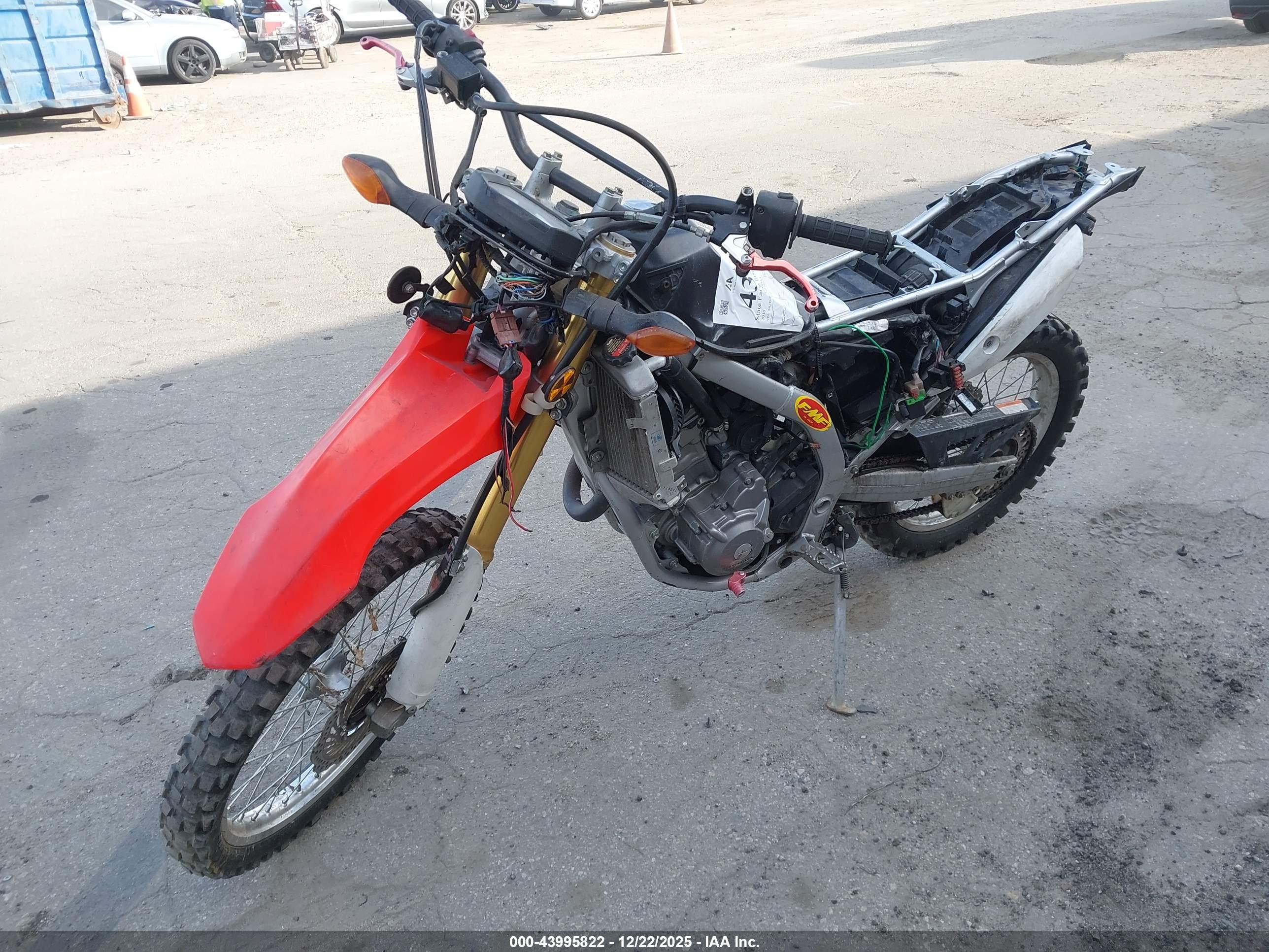 HONDA CRF250 image 2
