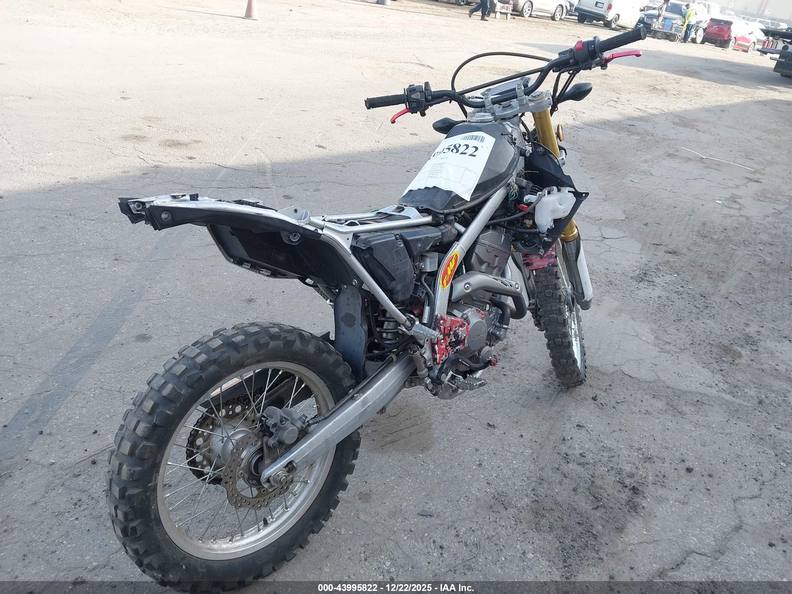 HONDA CRF250 image 4