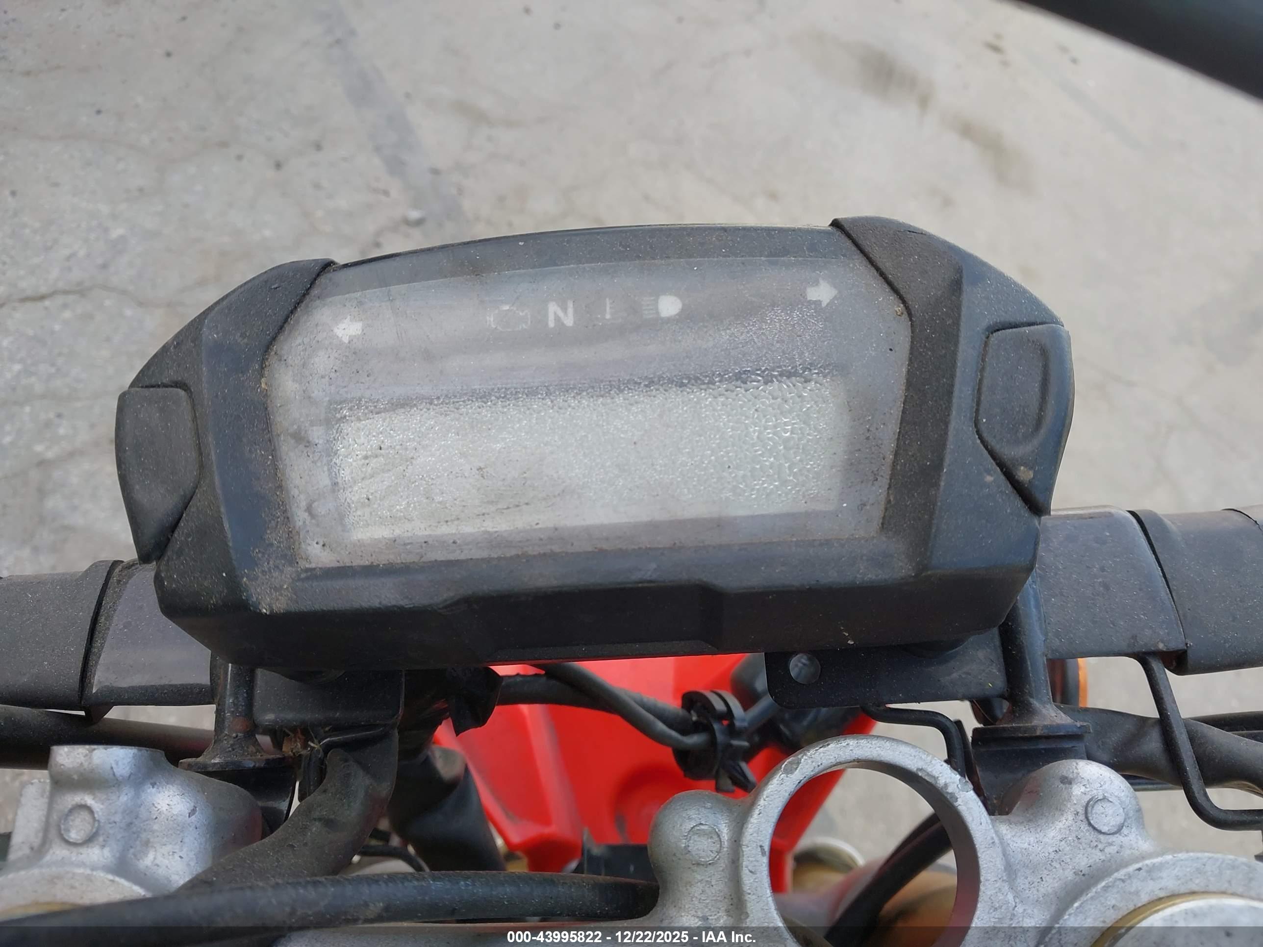HONDA CRF250 image 7