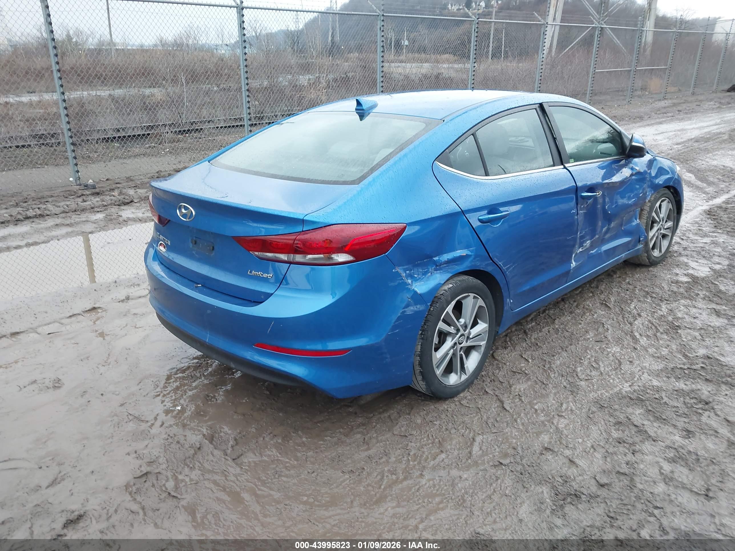 HYUNDAI ELANTRA image 4