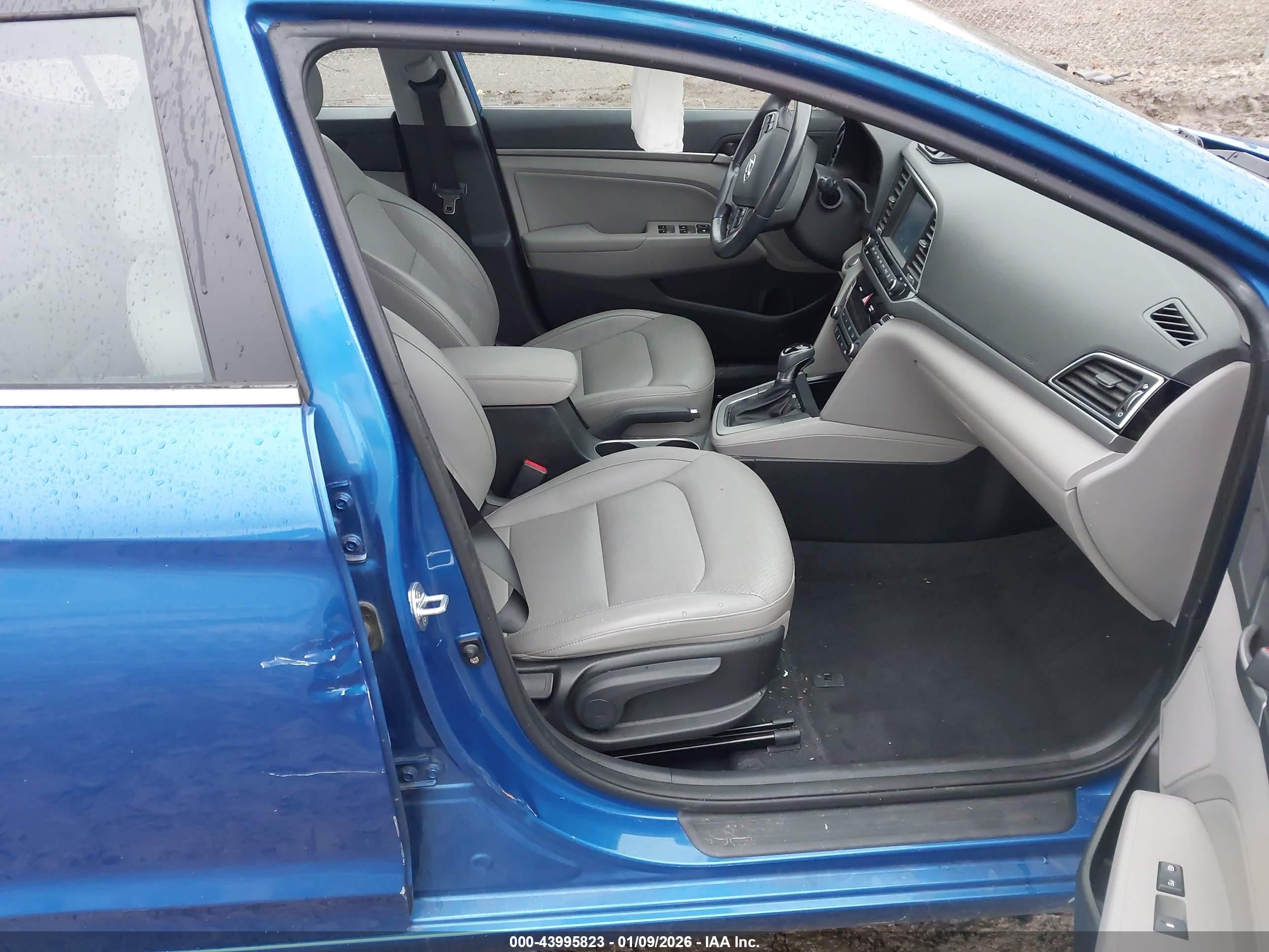 HYUNDAI ELANTRA image 5
