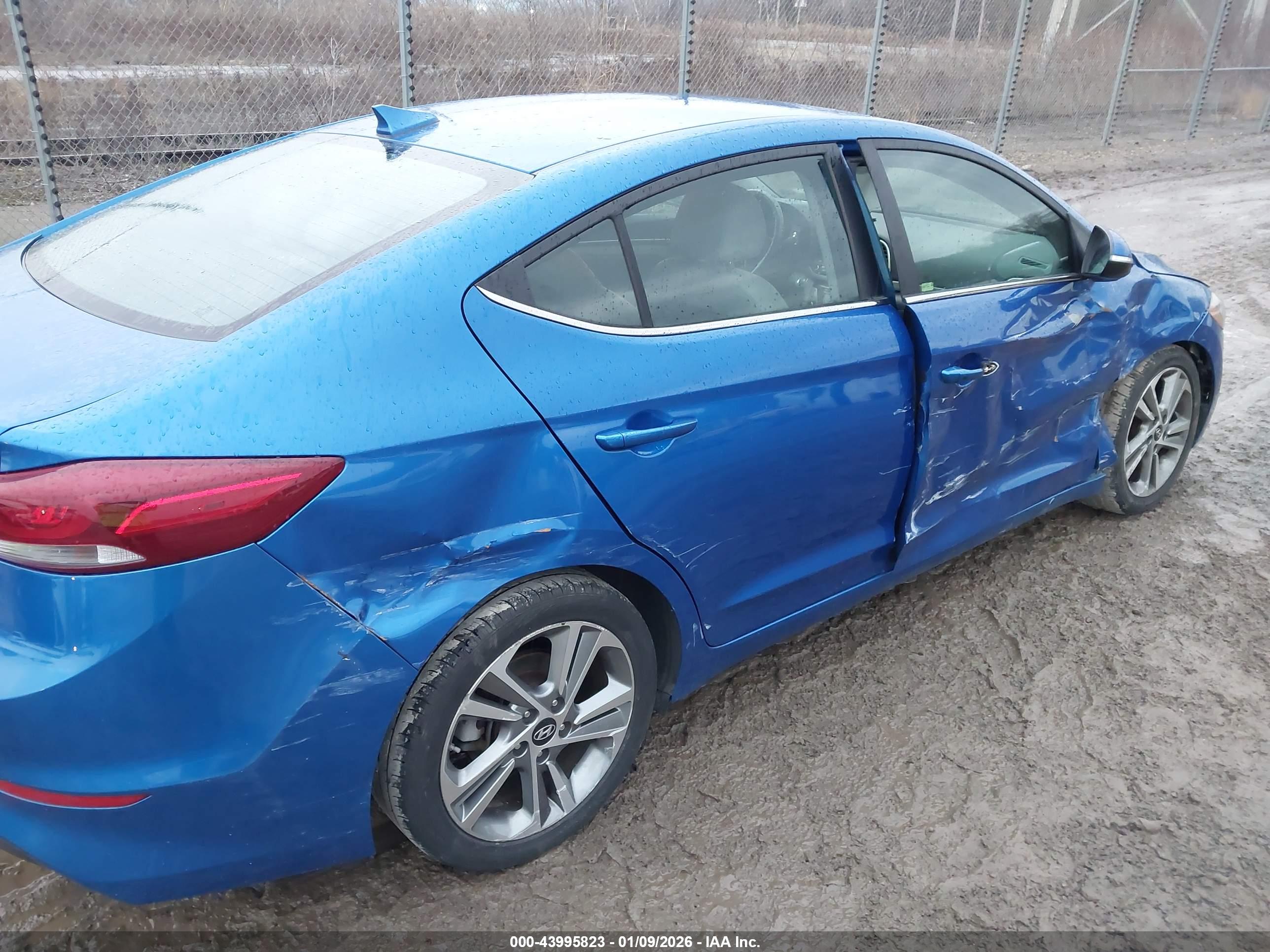 HYUNDAI ELANTRA image 6