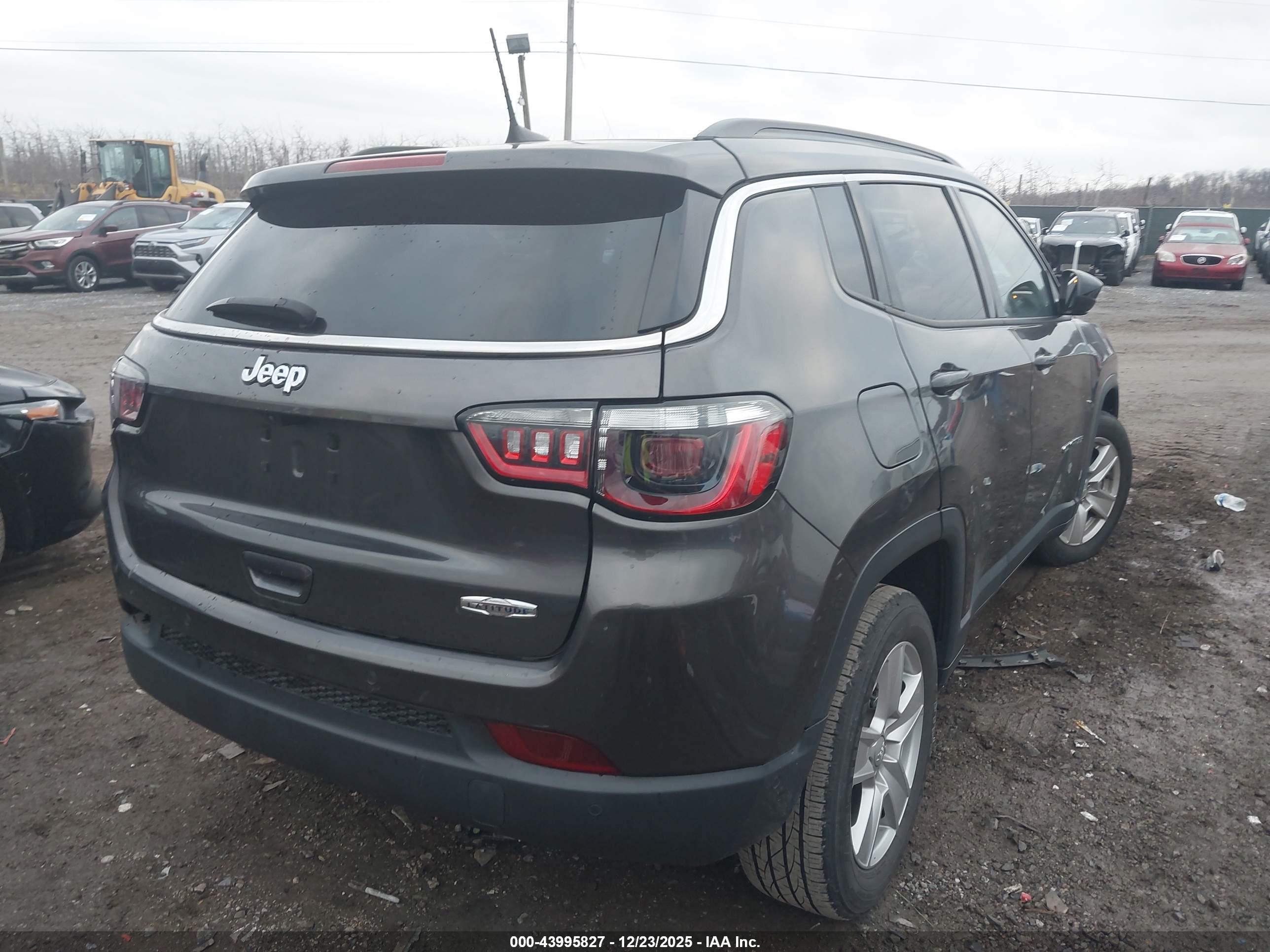 JEEP COMPASS image 4