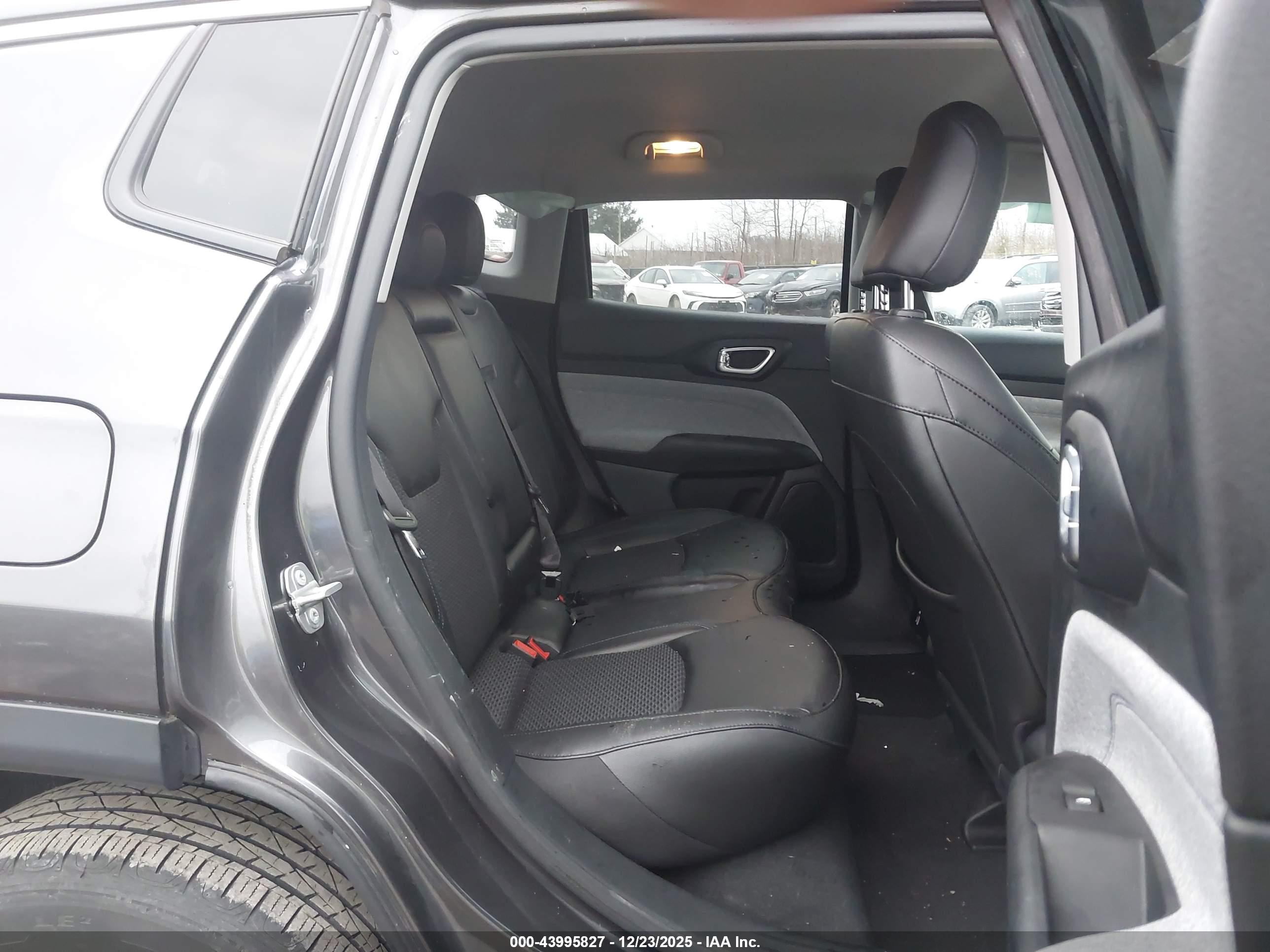JEEP COMPASS image 8