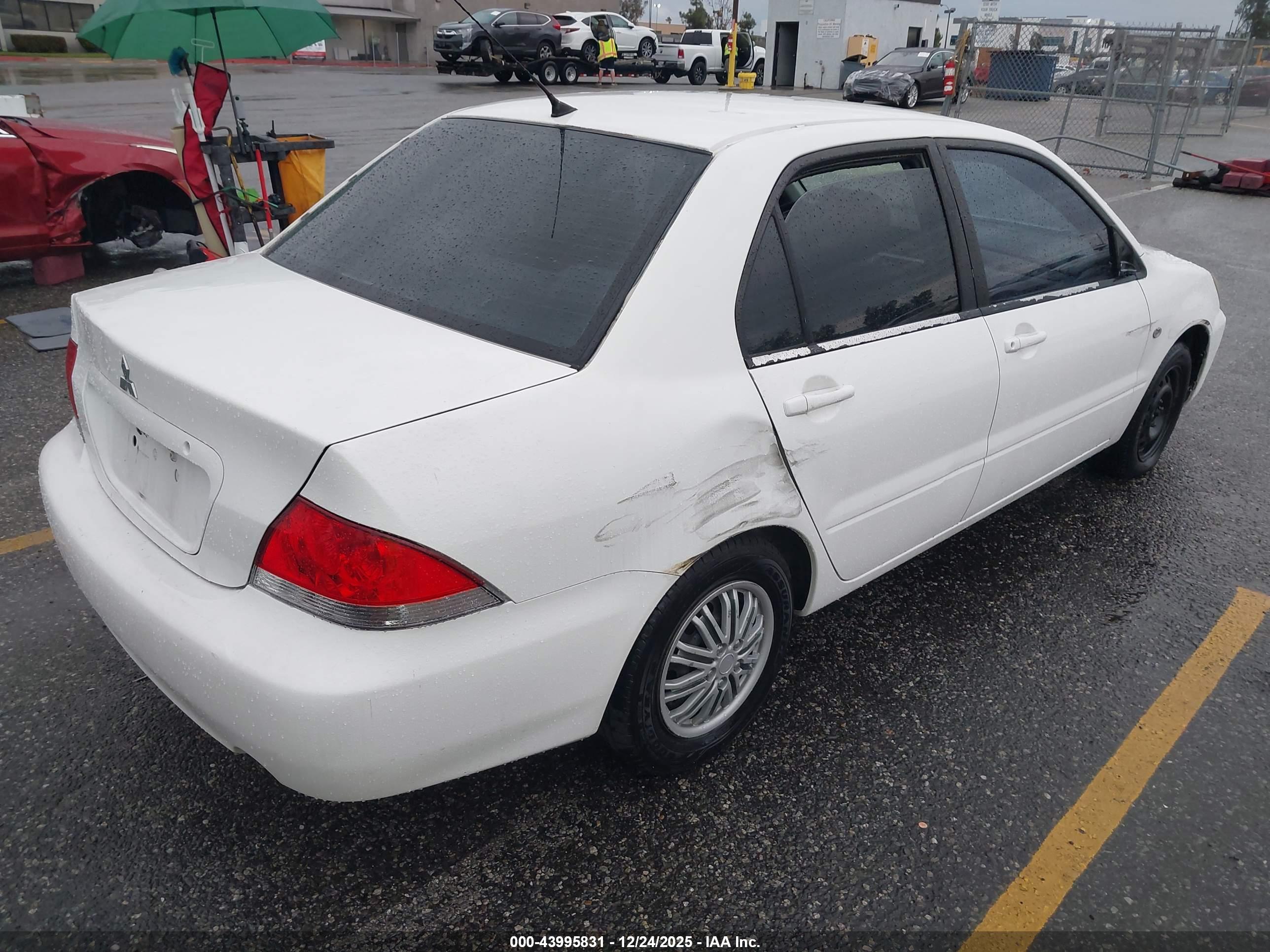 MITSUBISHI LANCER image 4