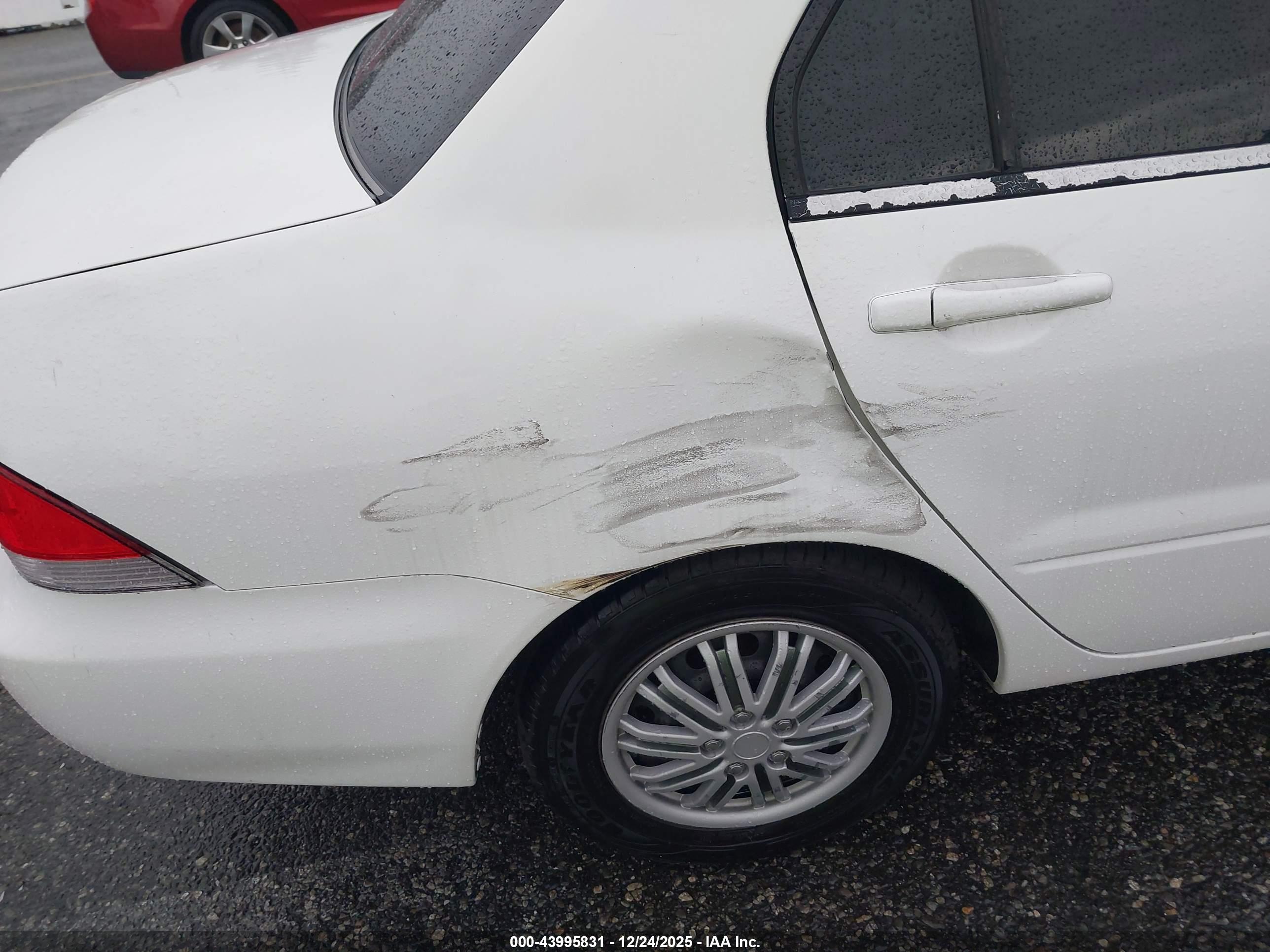 MITSUBISHI LANCER image 6