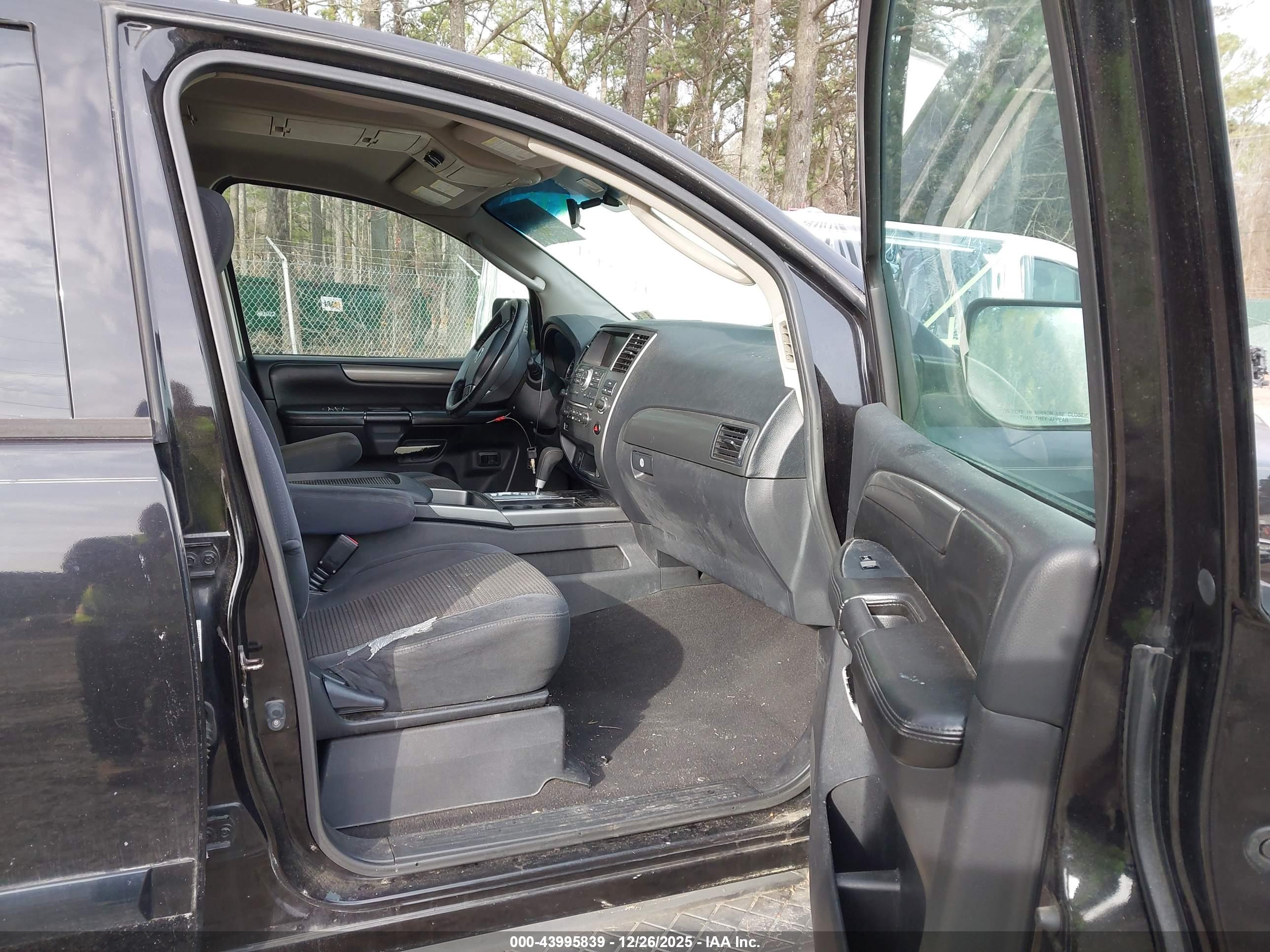 NISSAN ARMADA image 5