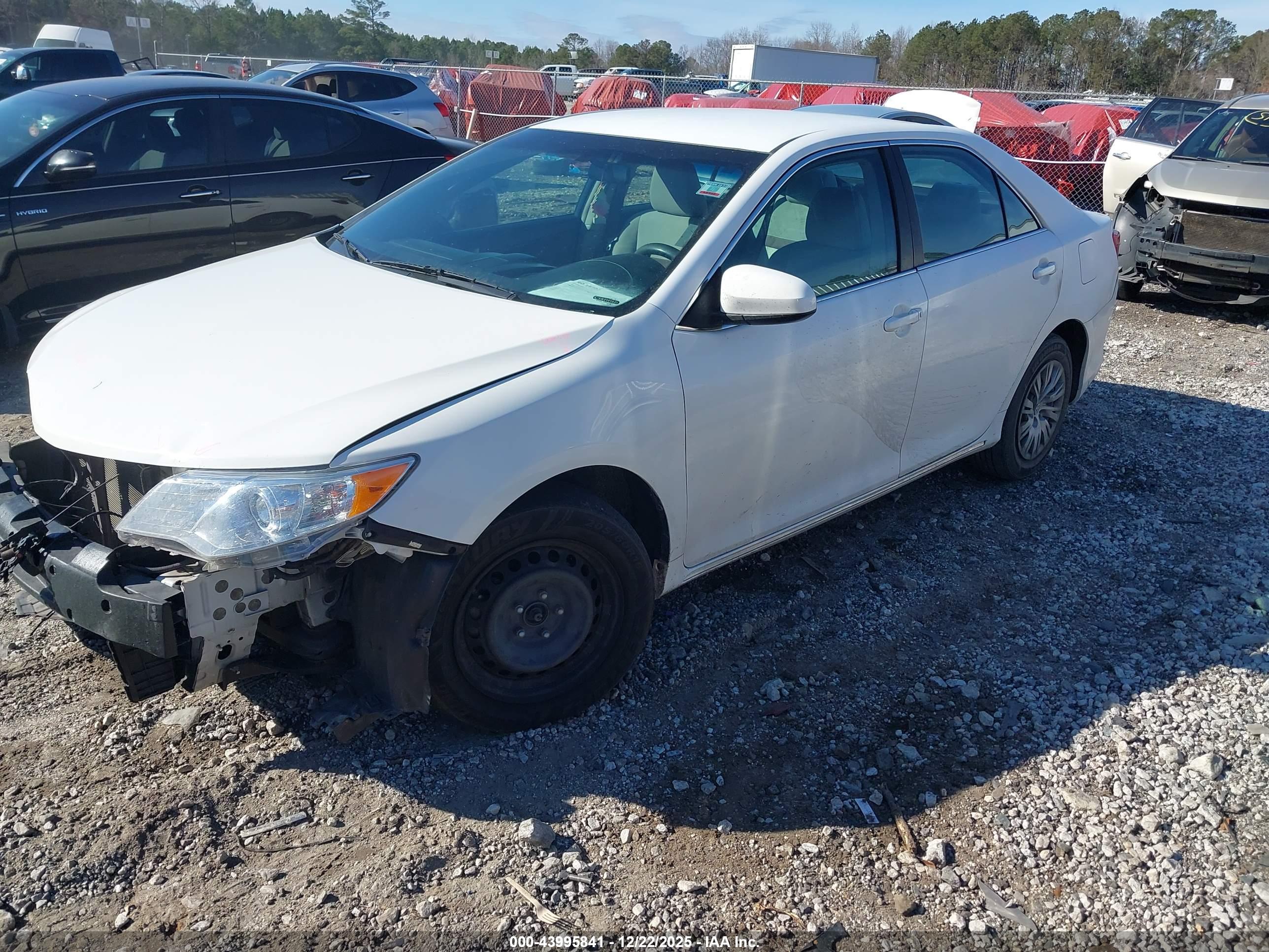 TOYOTA CAMRY image 2