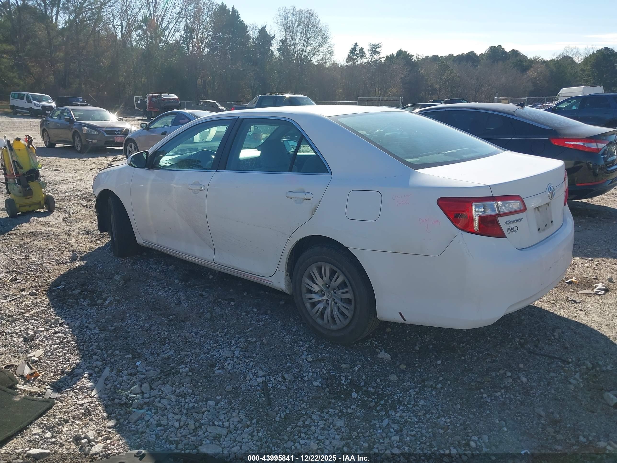 TOYOTA CAMRY image 3