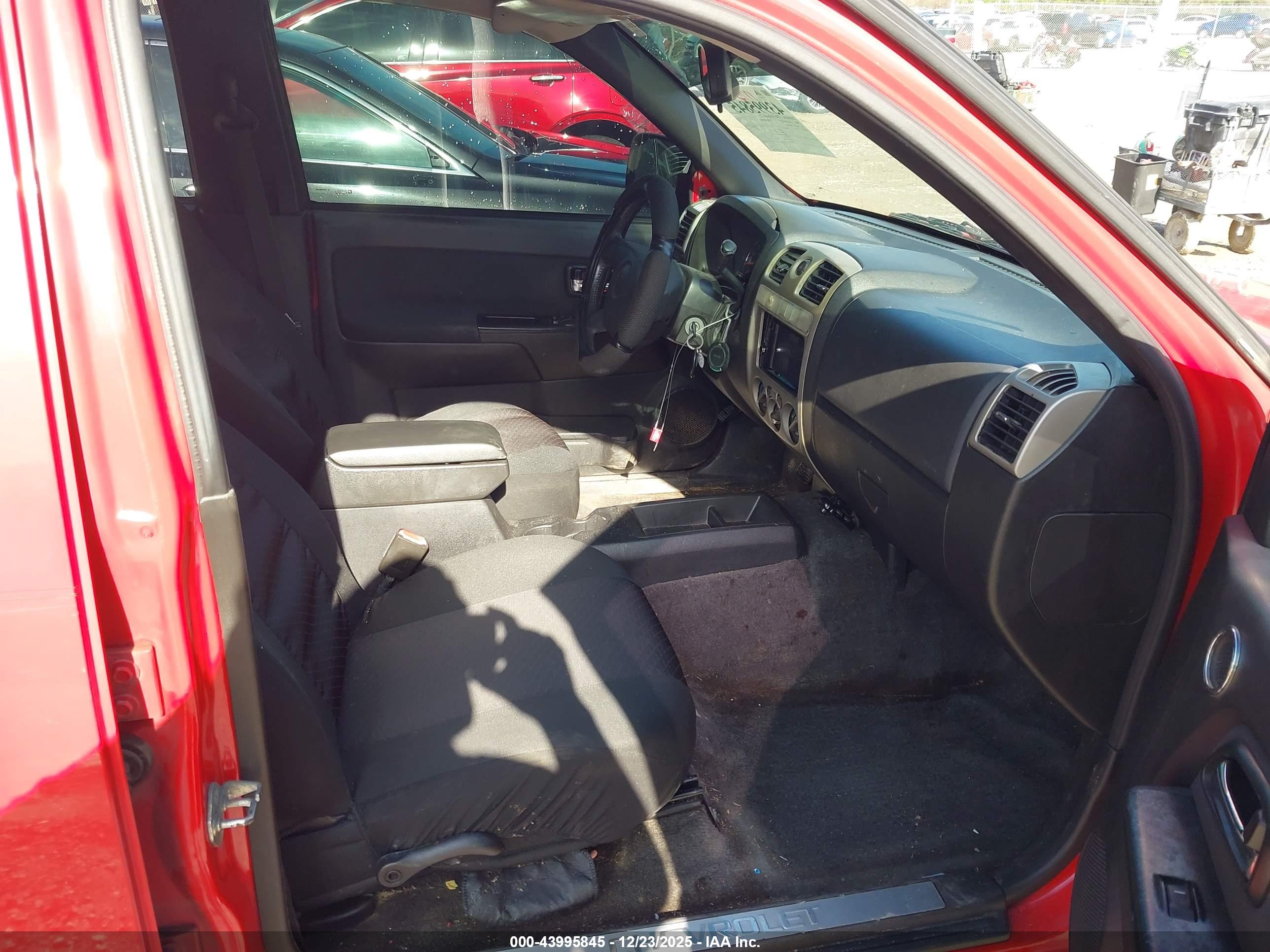 CHEVROLET COLORADO image 5