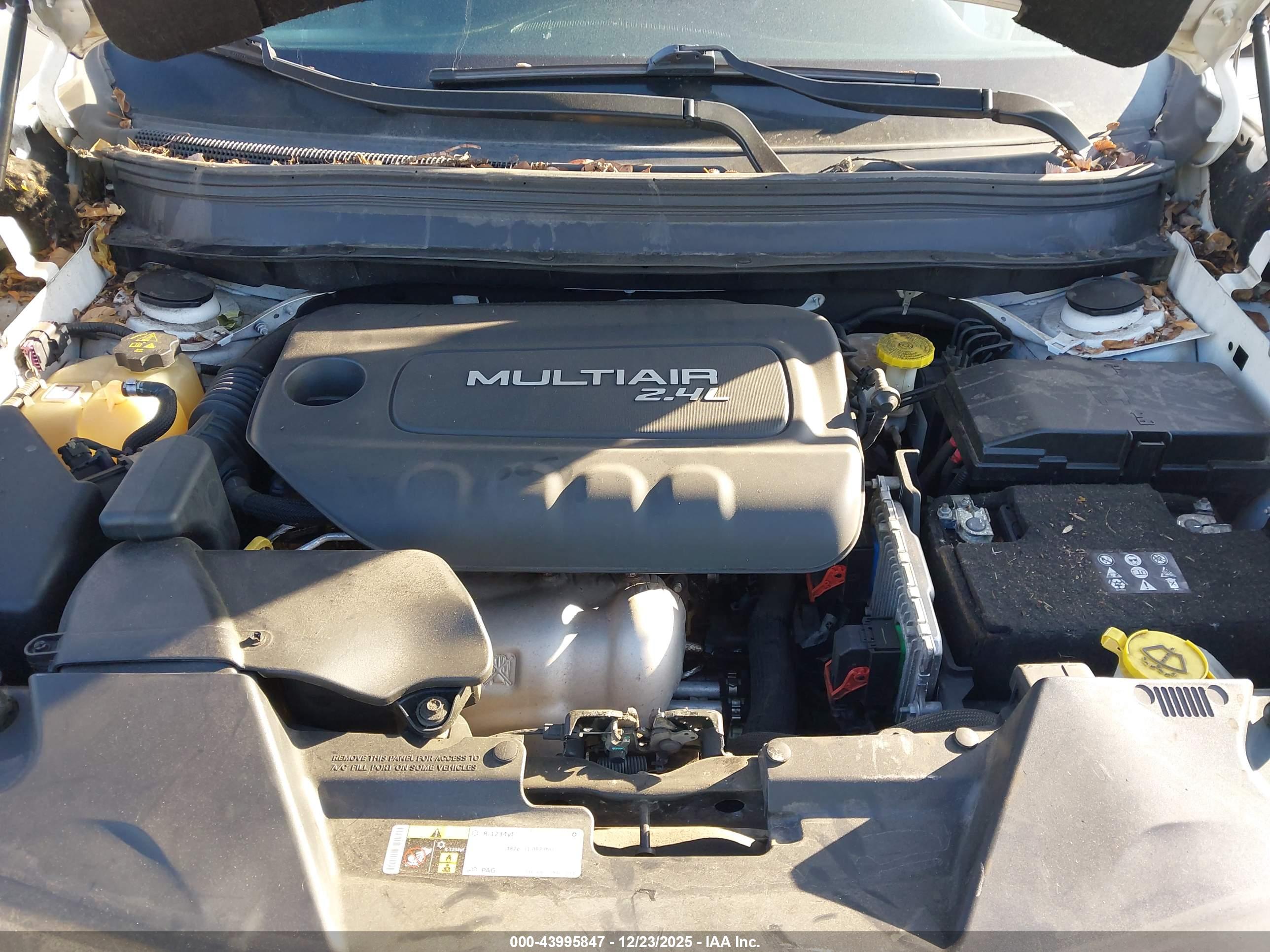 JEEP CHEROKEE image 10