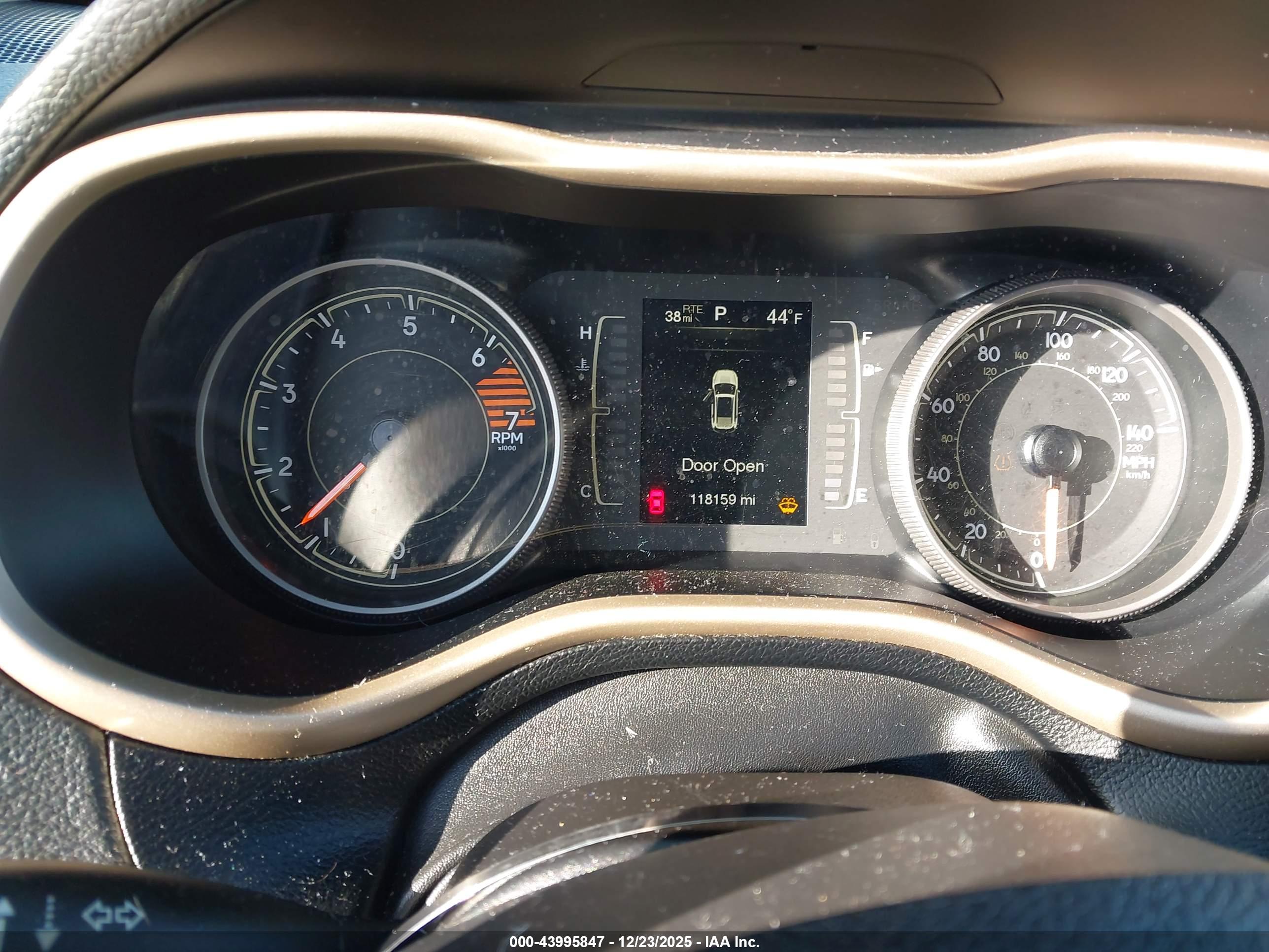 JEEP CHEROKEE image 7
