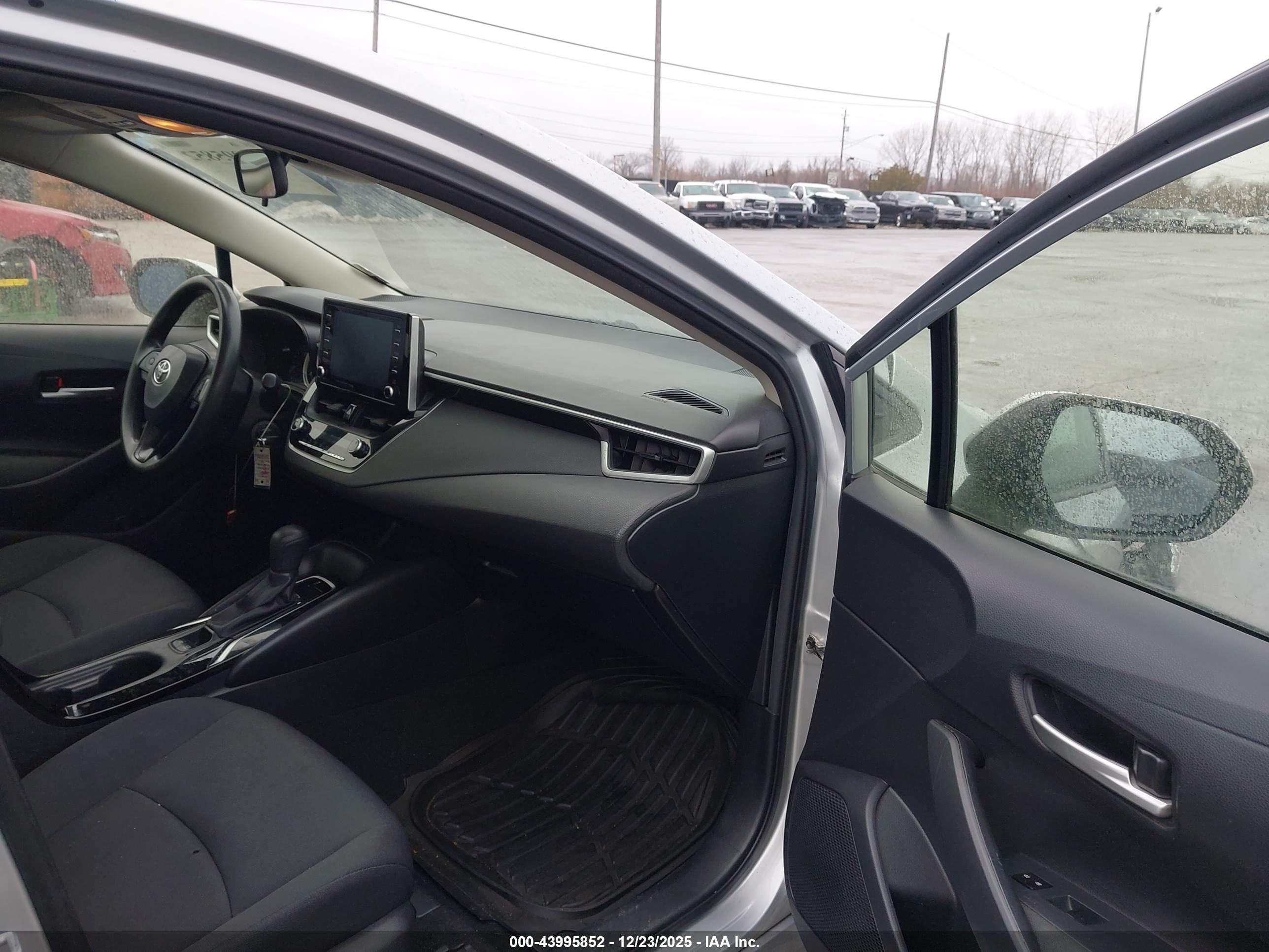 TOYOTA COROLLA image 5
