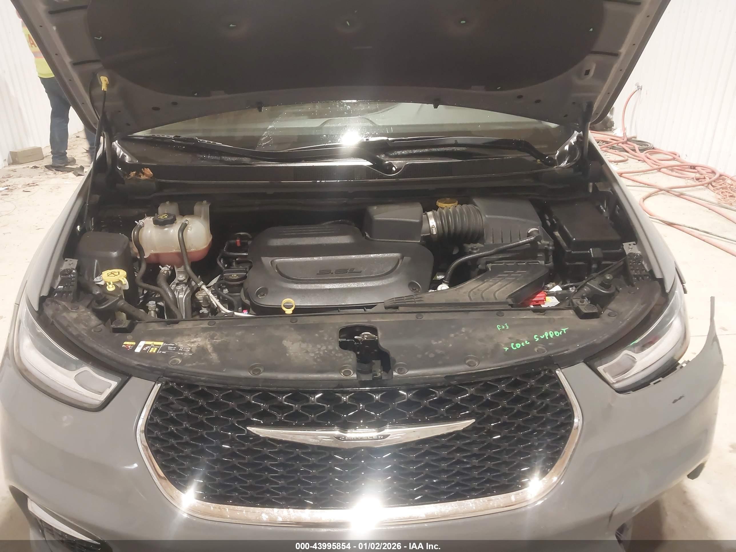 CHRYSLER PACIFICA image 10