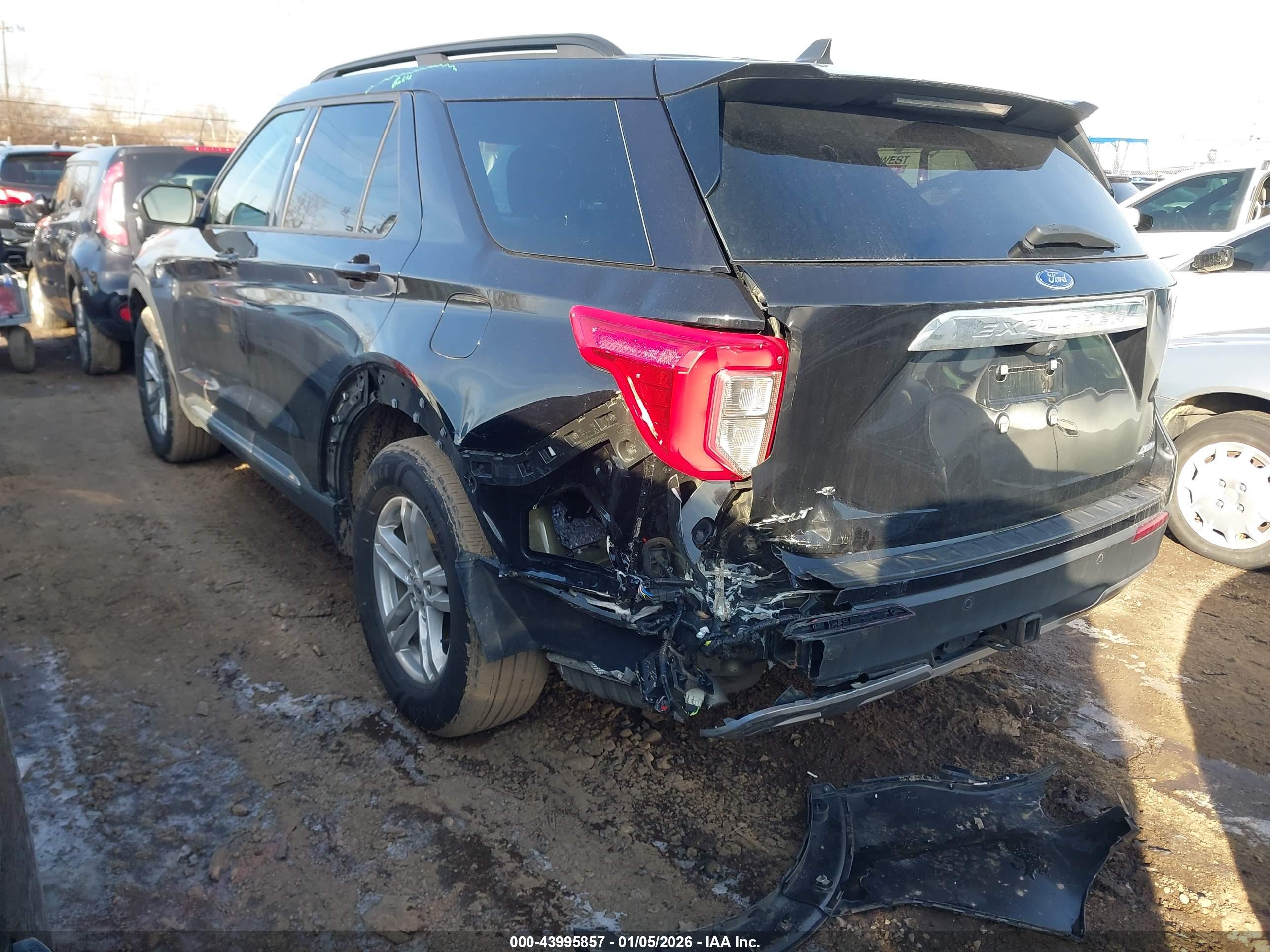 FORD EXPLORER image 3