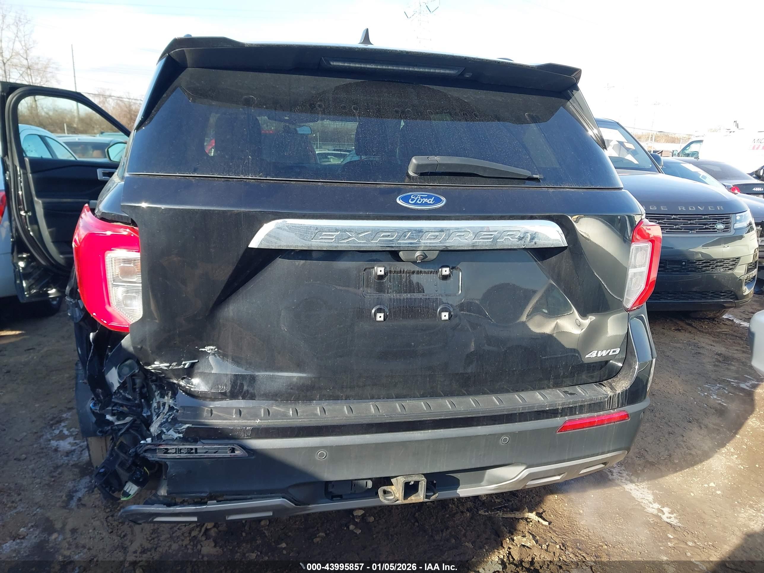 FORD EXPLORER image 6