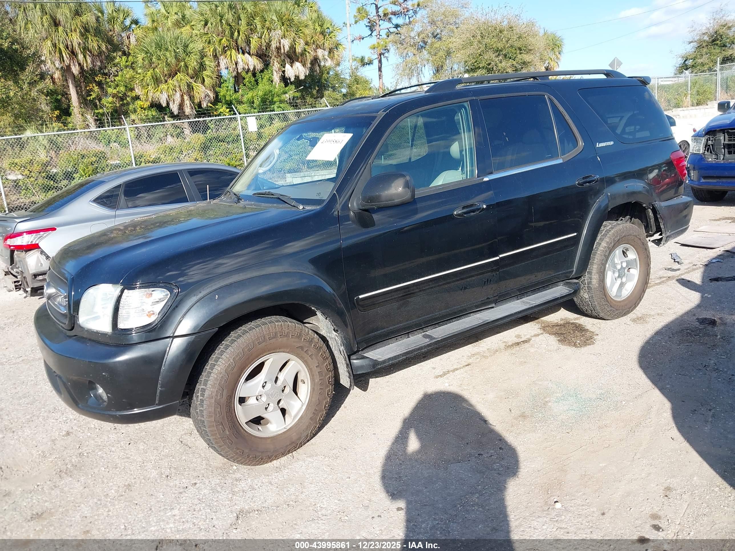 TOYOTA SEQUOIA image 2