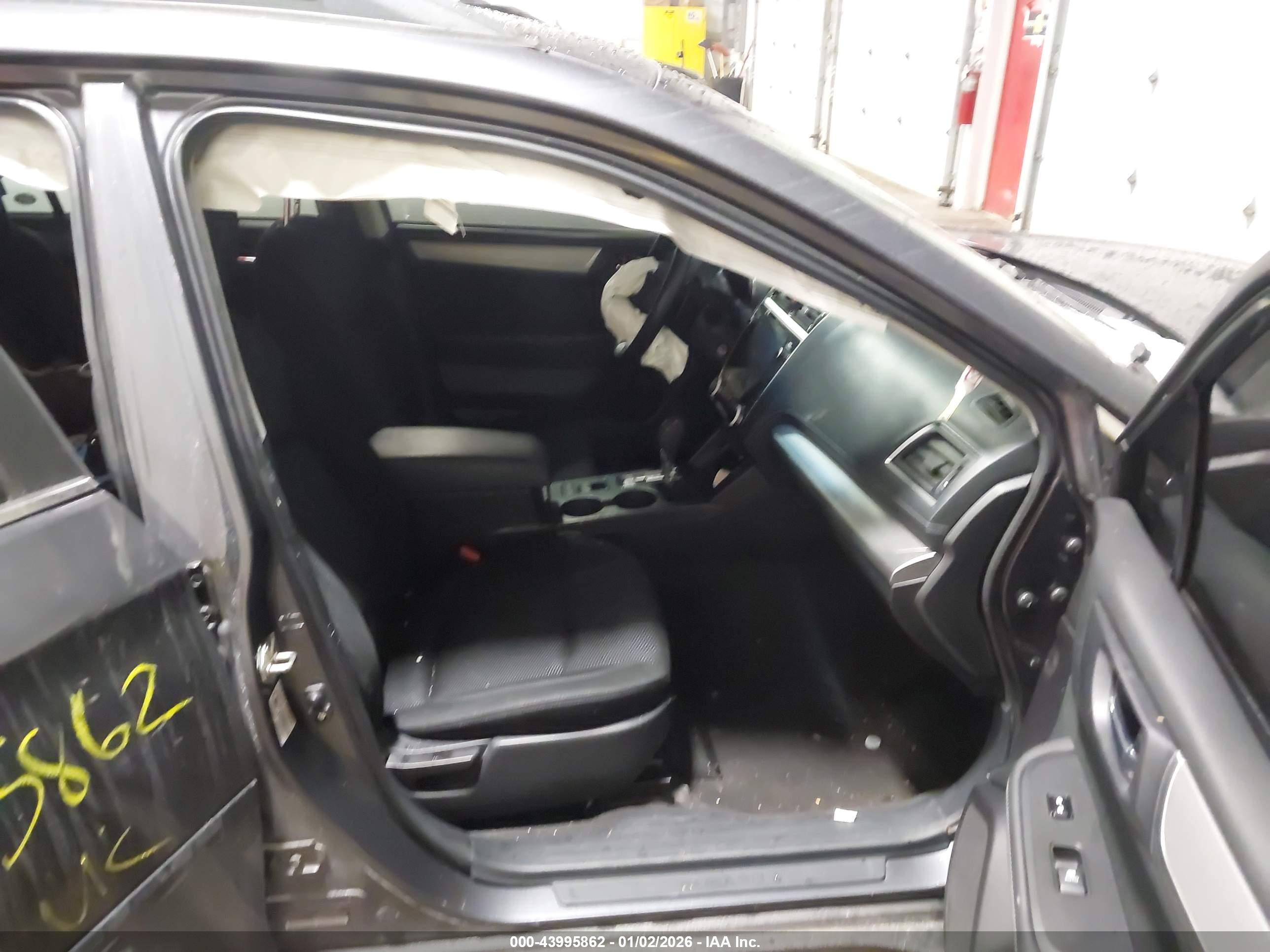 SUBARU OUTBACK image 5