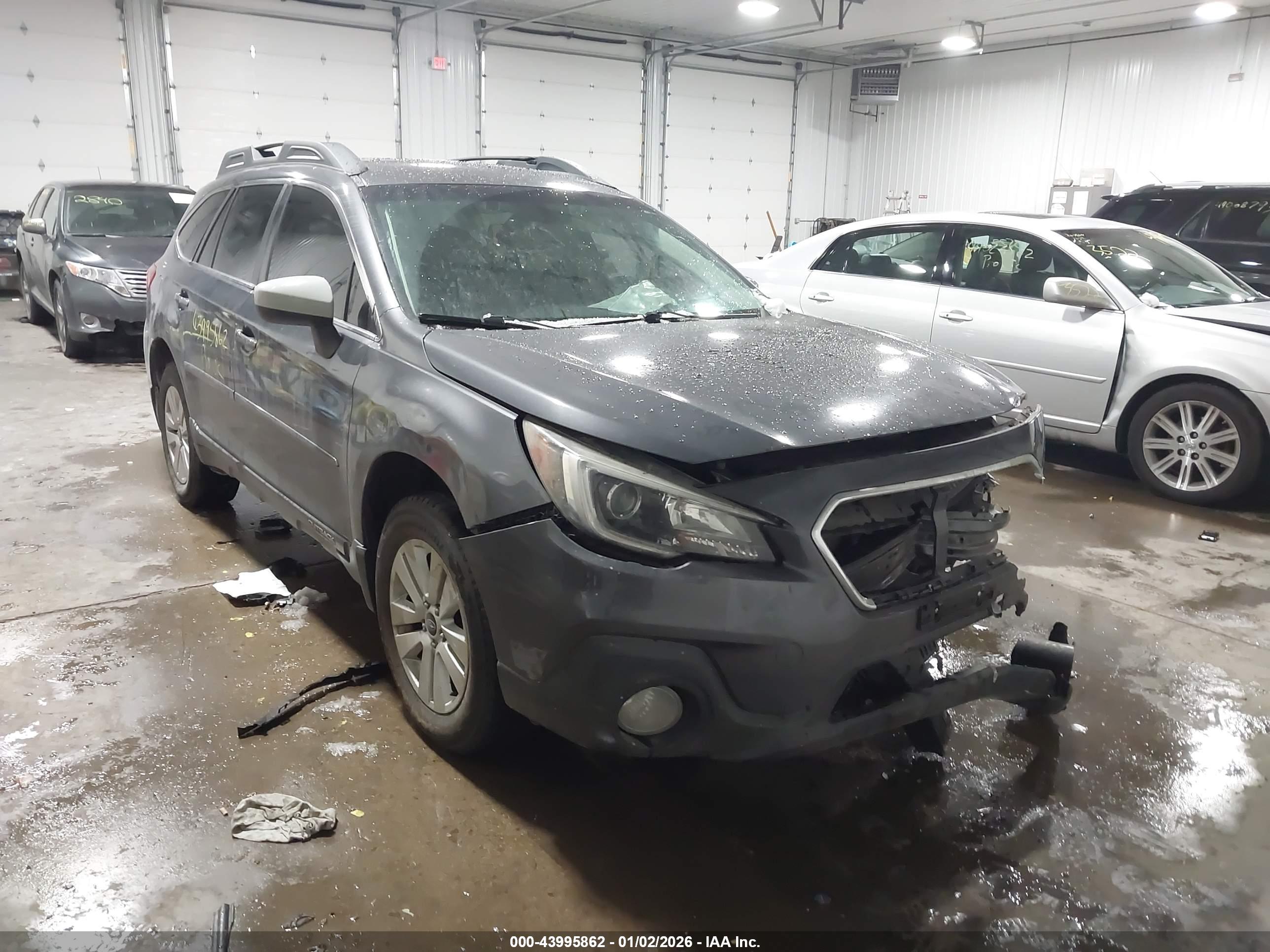 SUBARU OUTBACK image 6