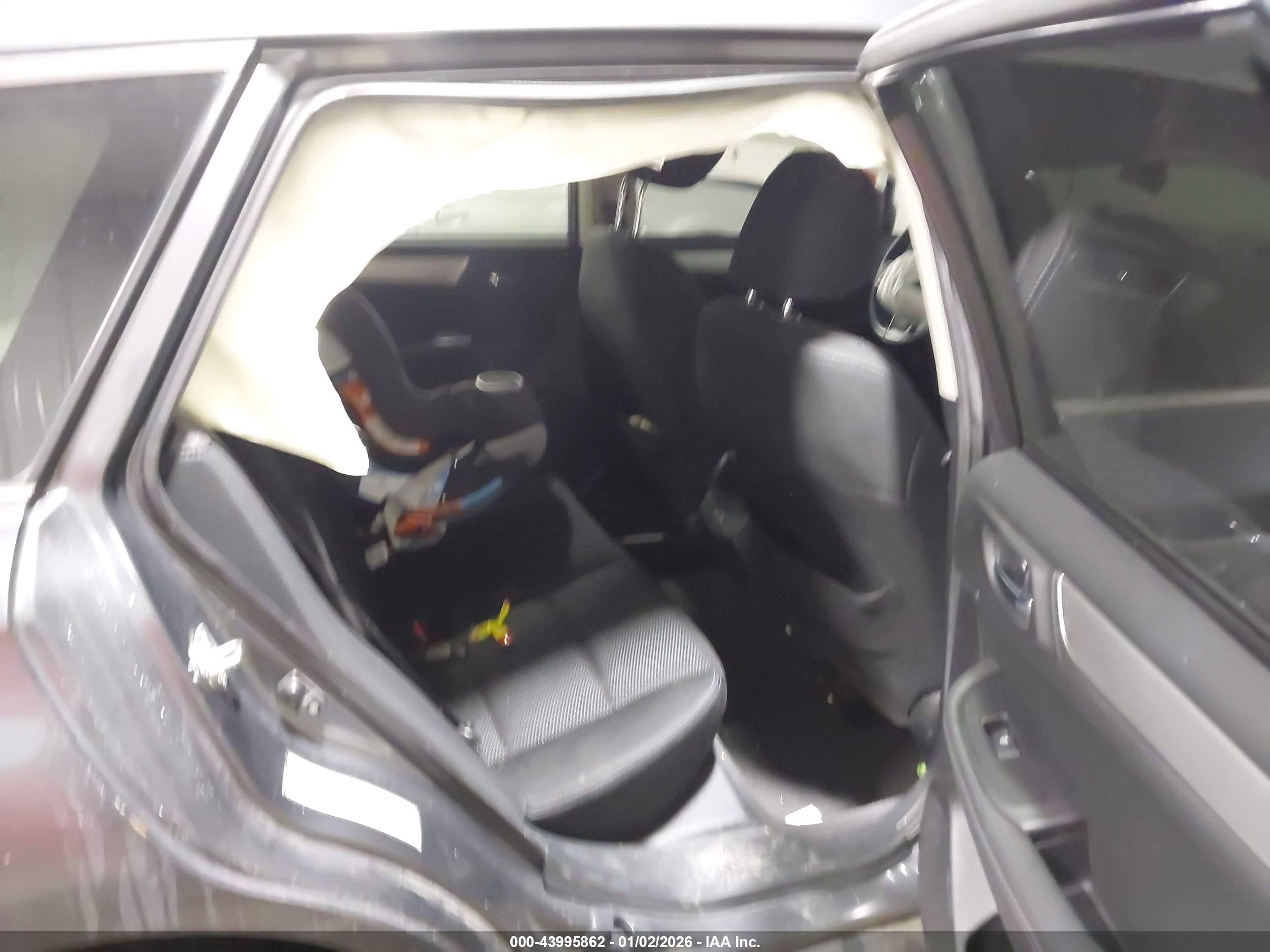 SUBARU OUTBACK image 8