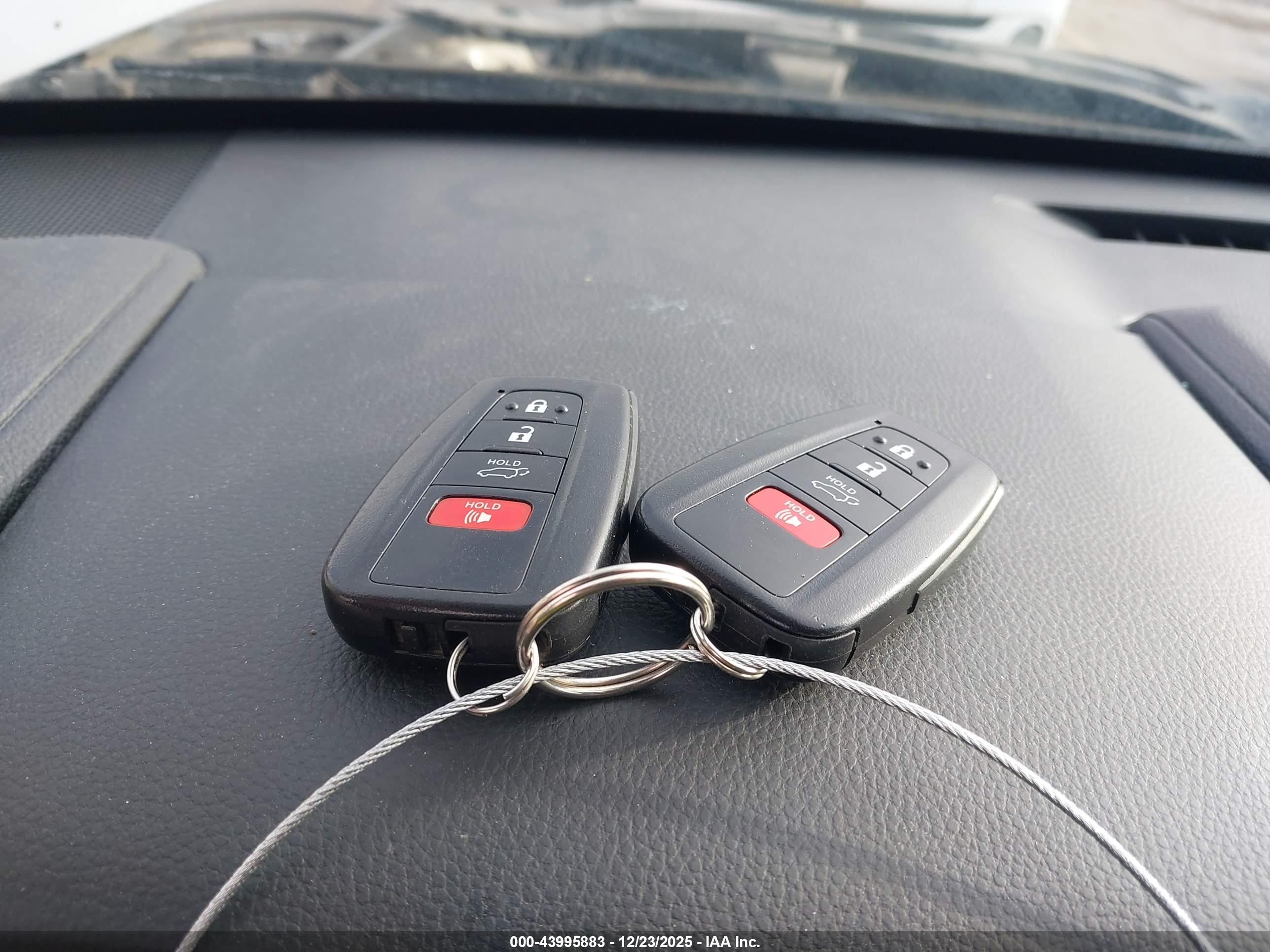 TOYOTA HIGHLANDER image 11