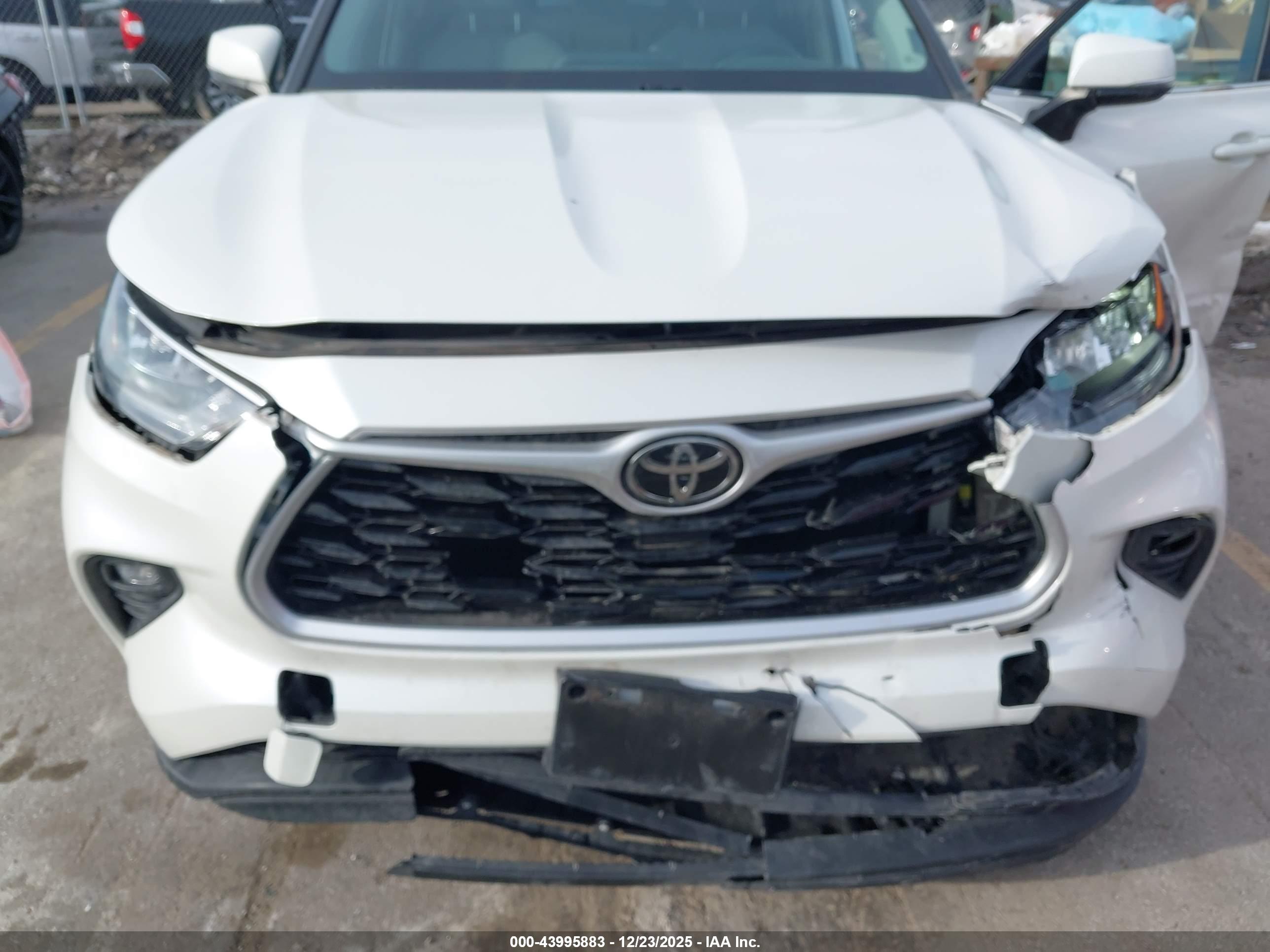 TOYOTA HIGHLANDER image 6
