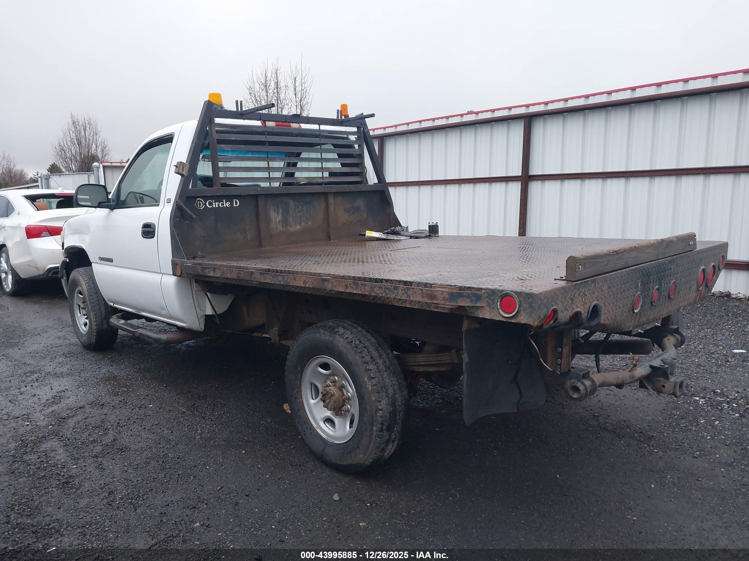 CHEVROLET SILVERADO image 3