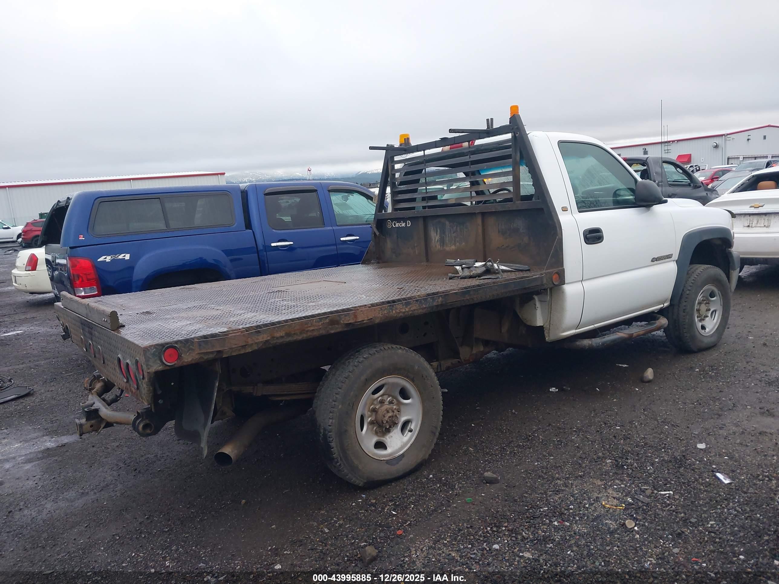 CHEVROLET SILVERADO image 4