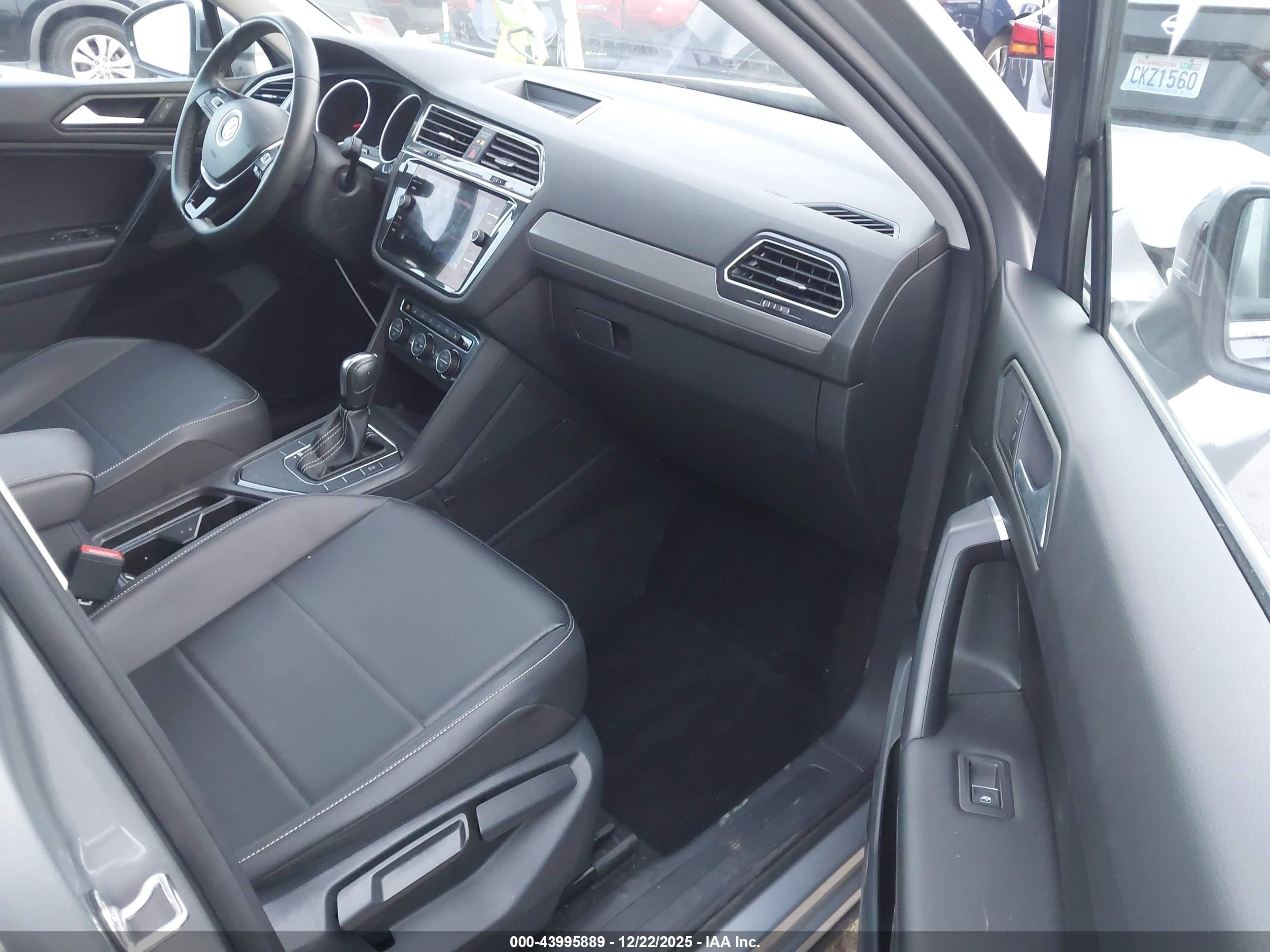 VOLKSWAGEN TIGUAN image 5