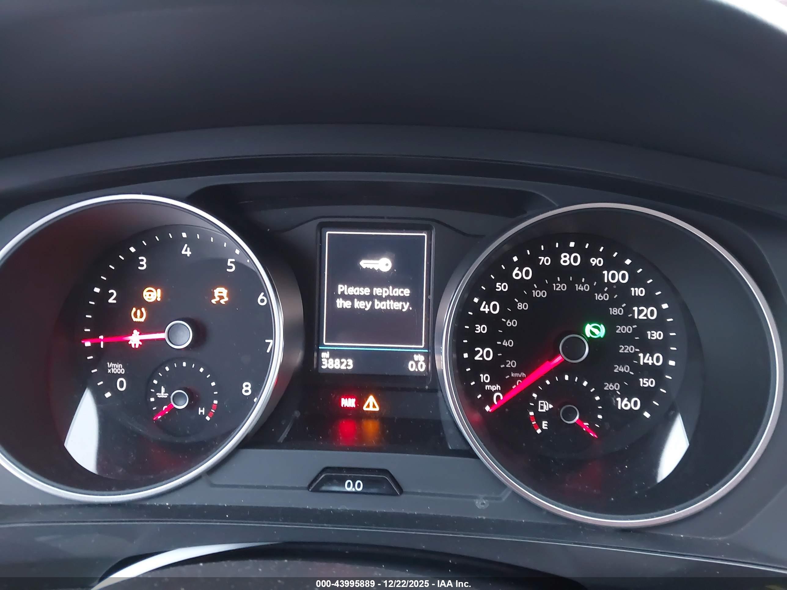 VOLKSWAGEN TIGUAN image 7