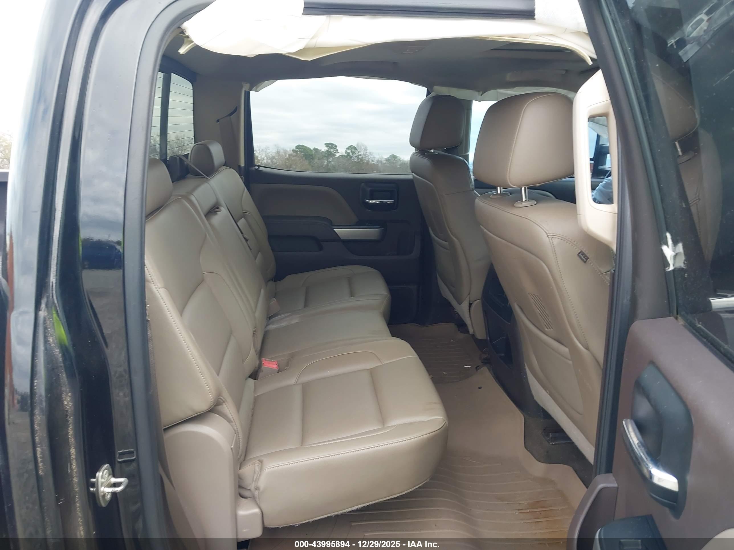 CHEVROLET SILVERADO image 8