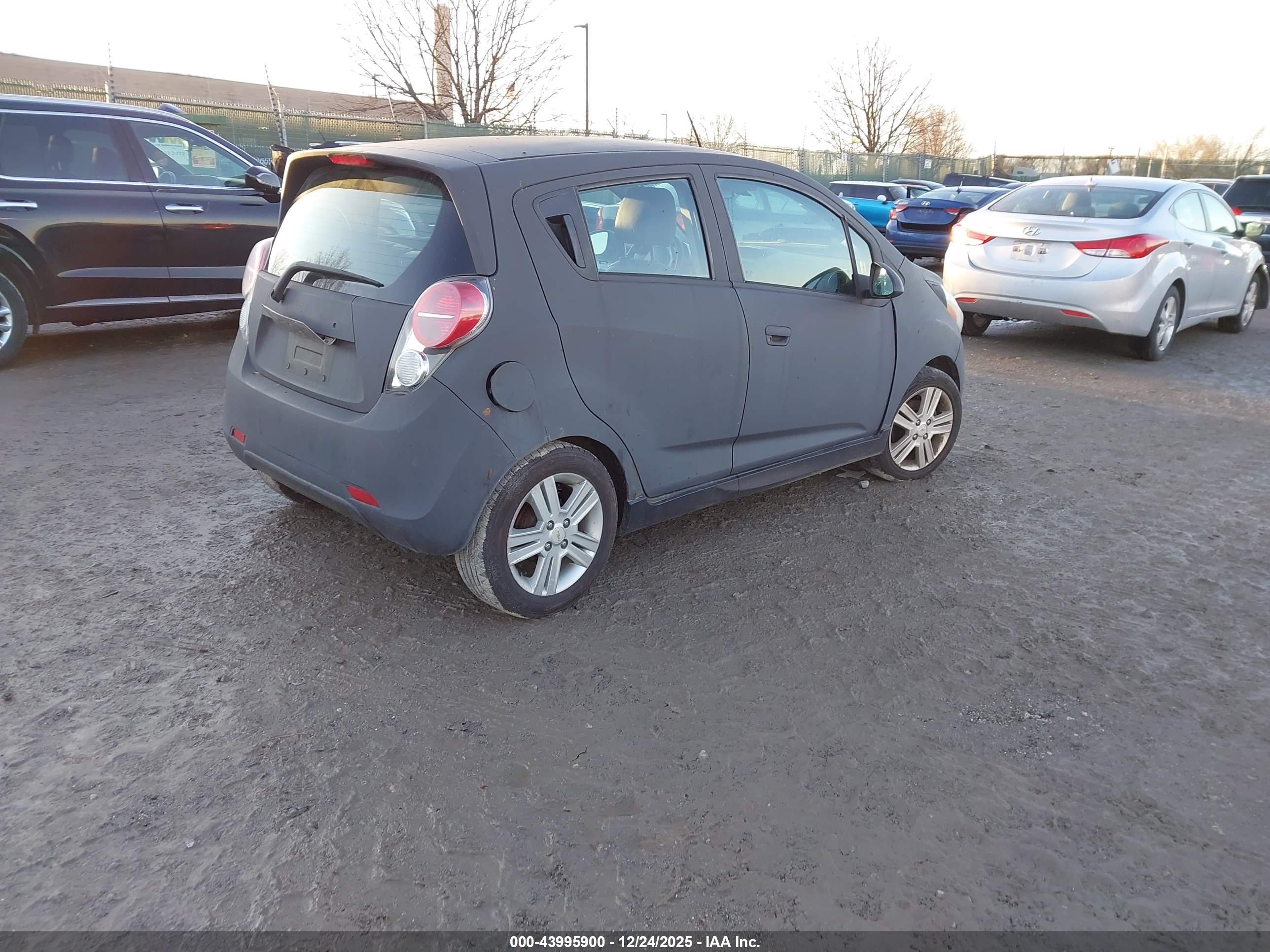 CHEVROLET SPARK image 4