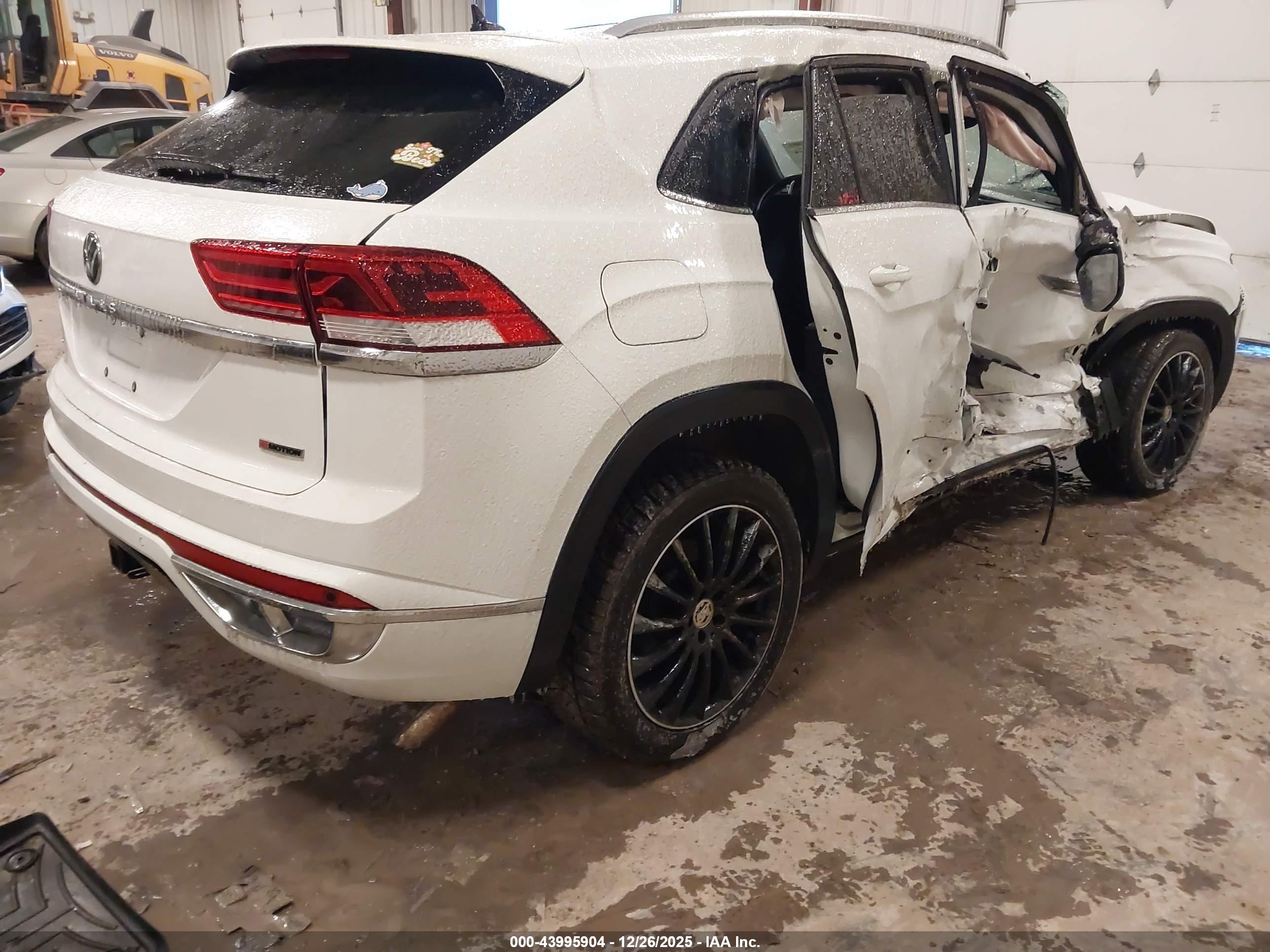 VOLKSWAGEN ATLAS image 4