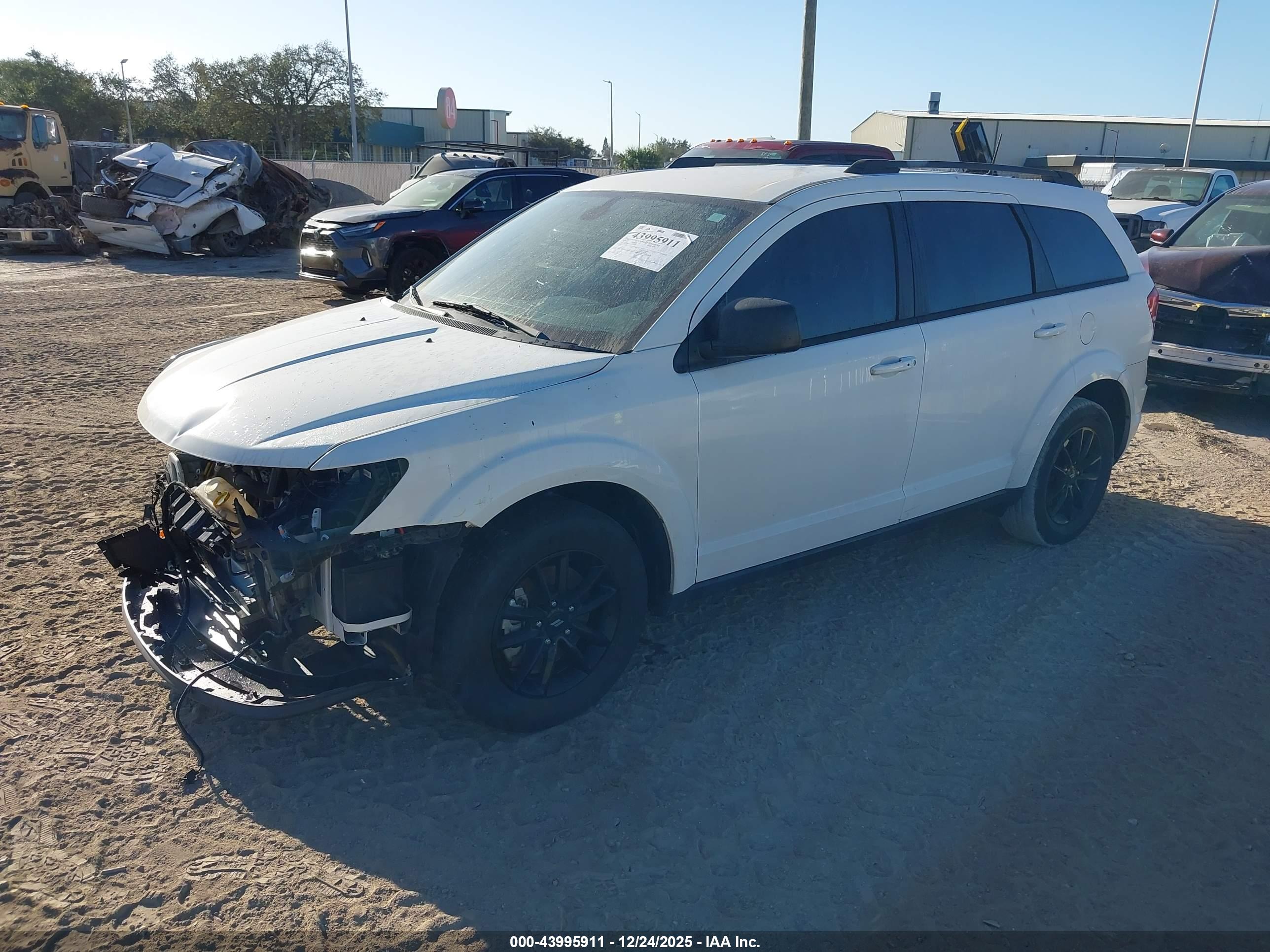 DODGE JOURNEY image 2