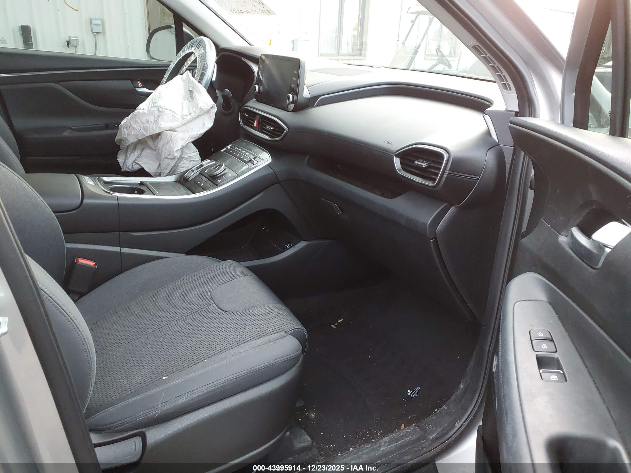 HYUNDAI SANTA image 5