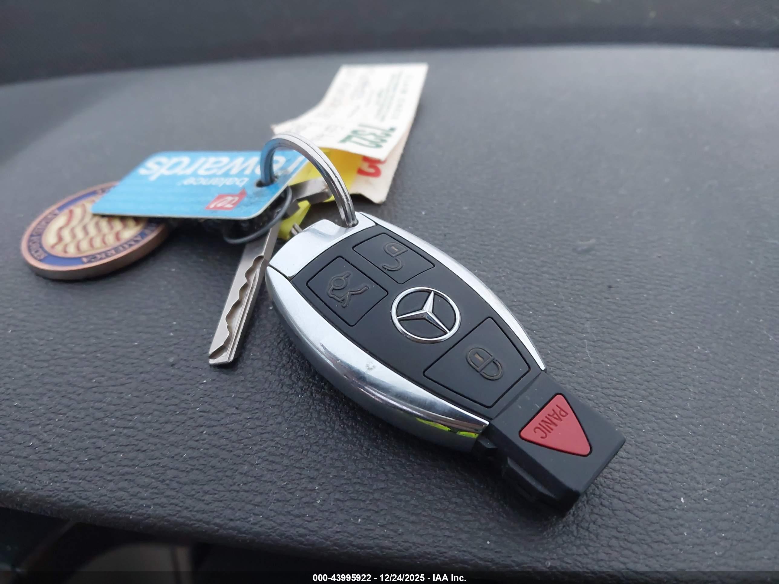 MERCEDES-BENZ E image 11