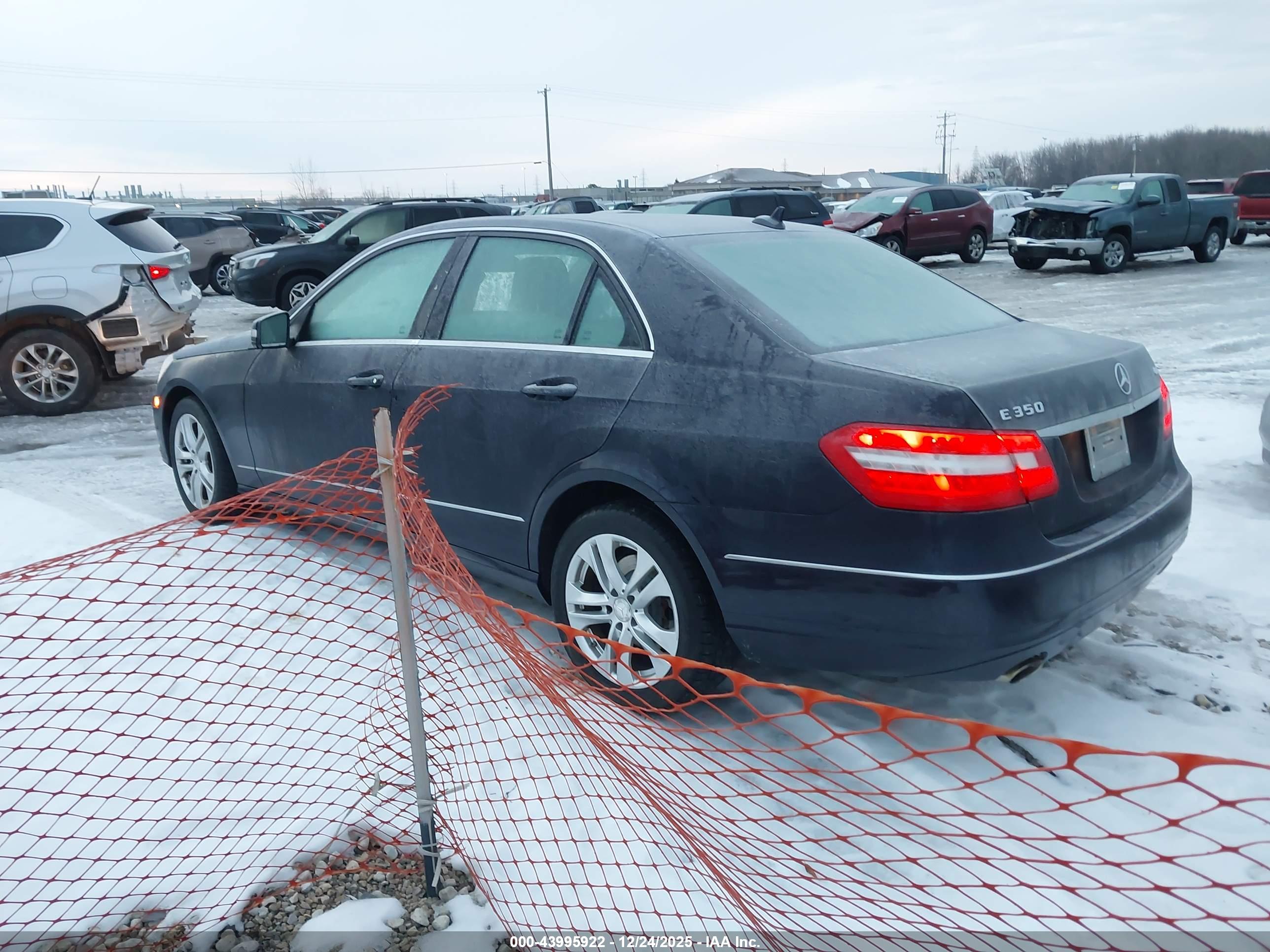 MERCEDES-BENZ E image 3