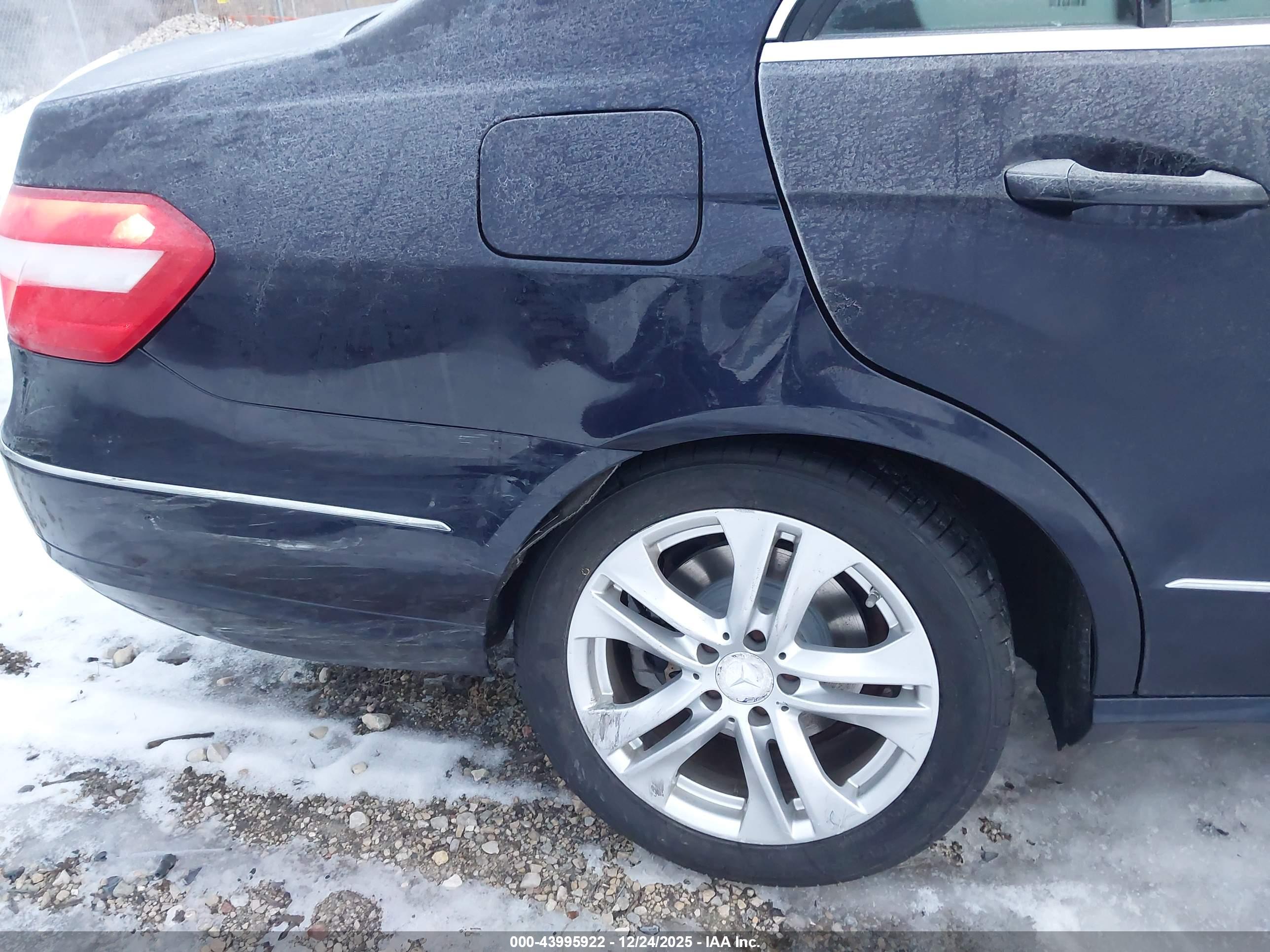 MERCEDES-BENZ E image 6
