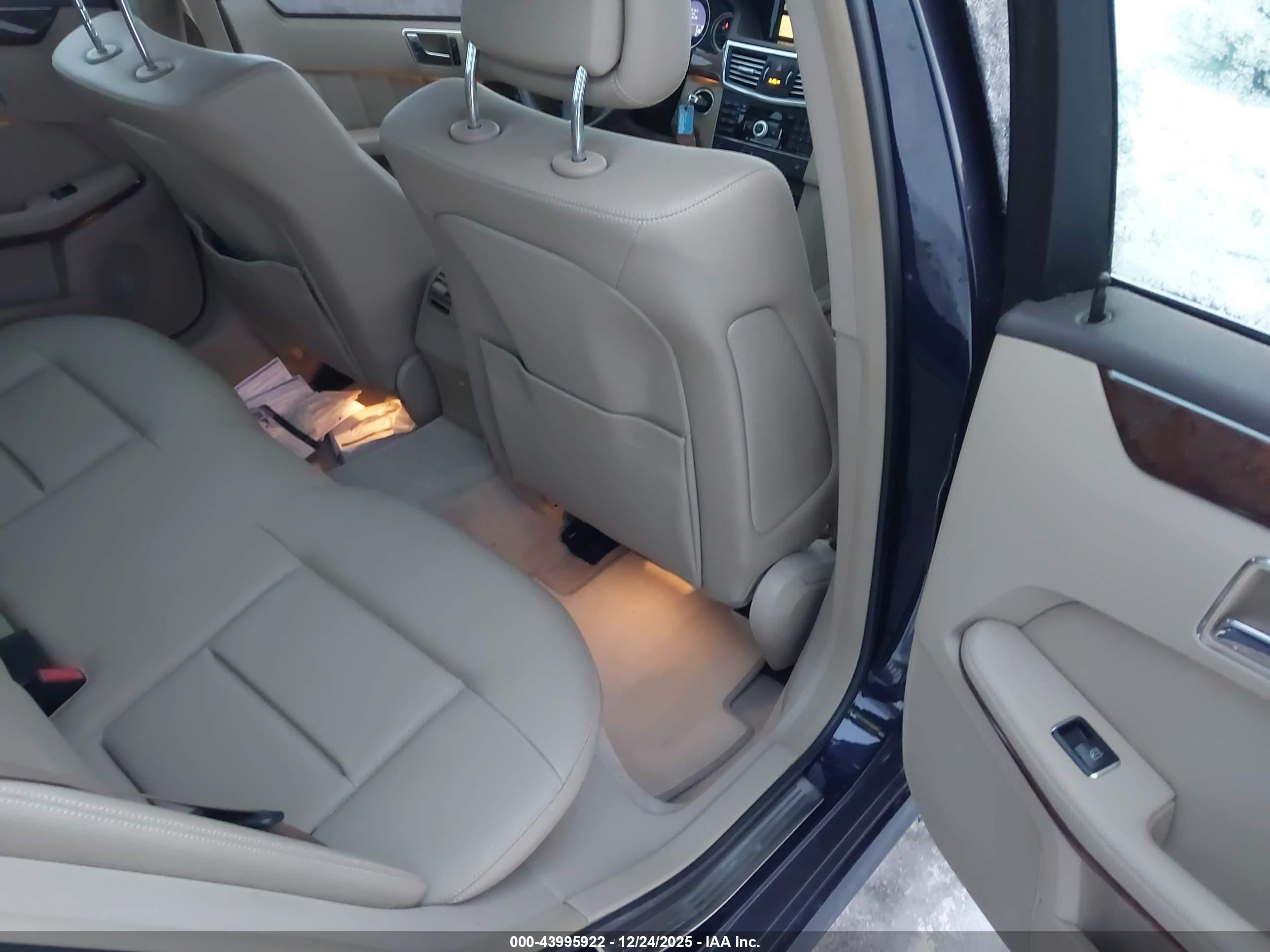MERCEDES-BENZ E image 8
