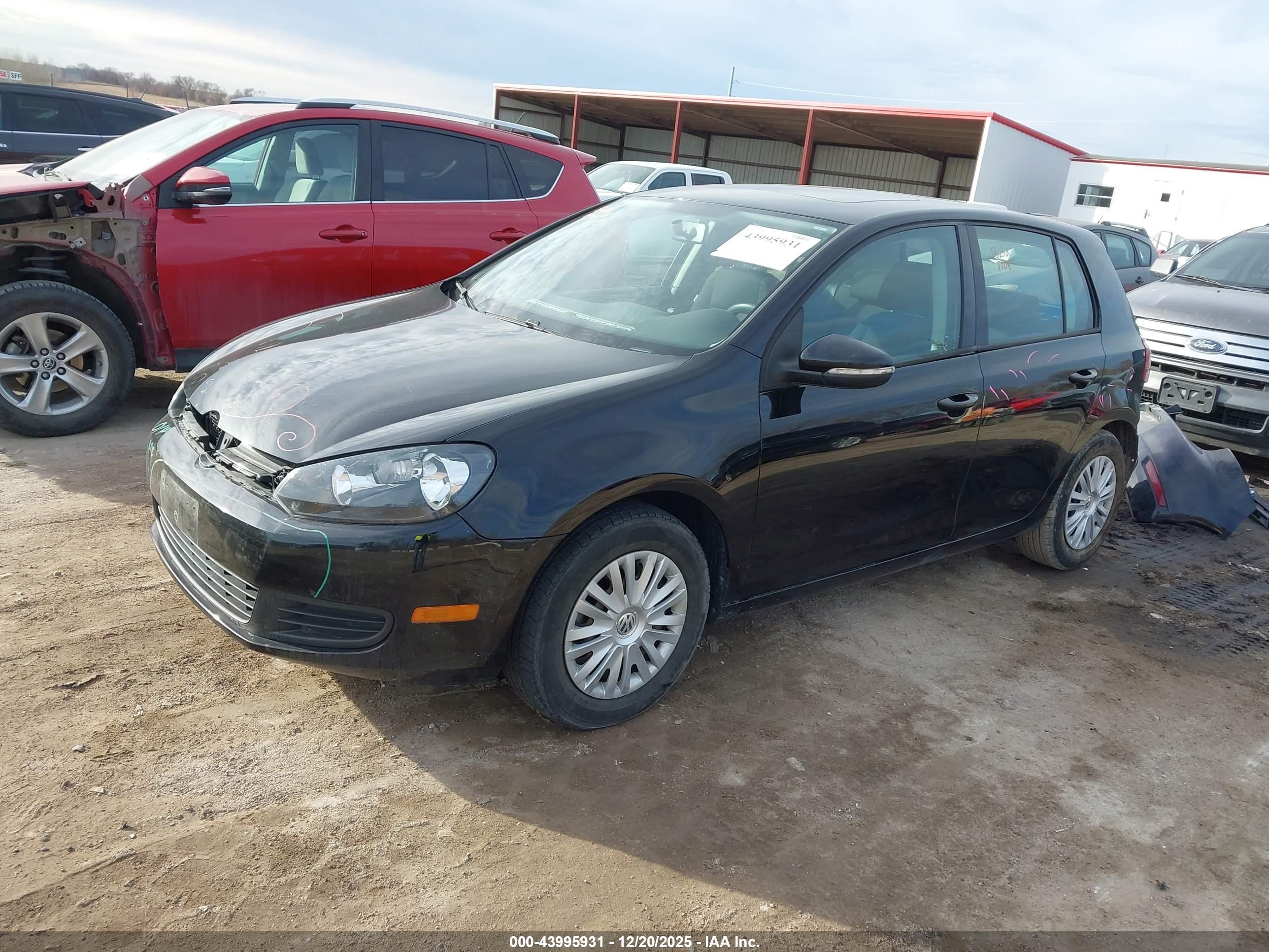 VOLKSWAGEN GOLF image 2