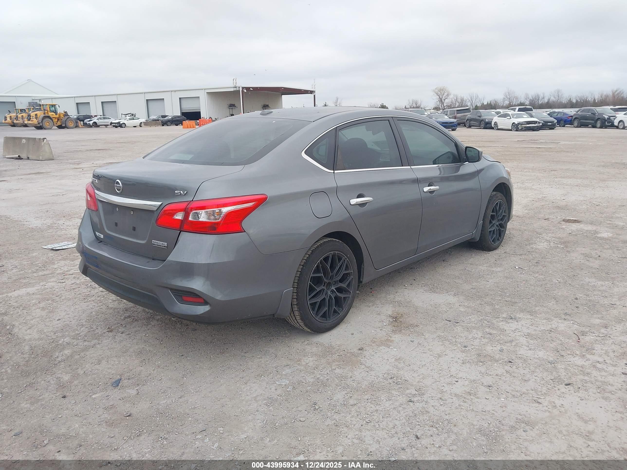 NISSAN SENTRA image 4