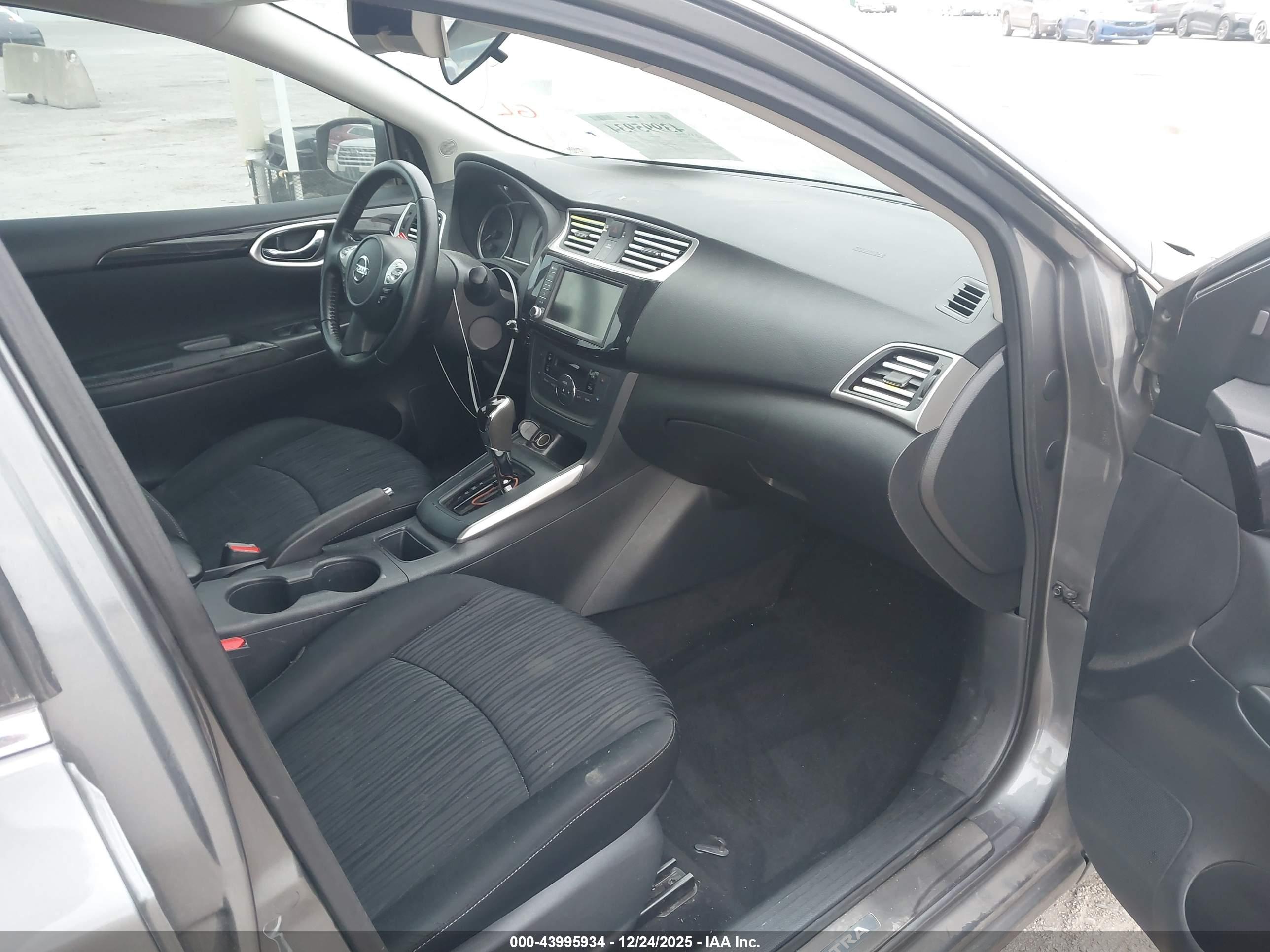 NISSAN SENTRA image 5