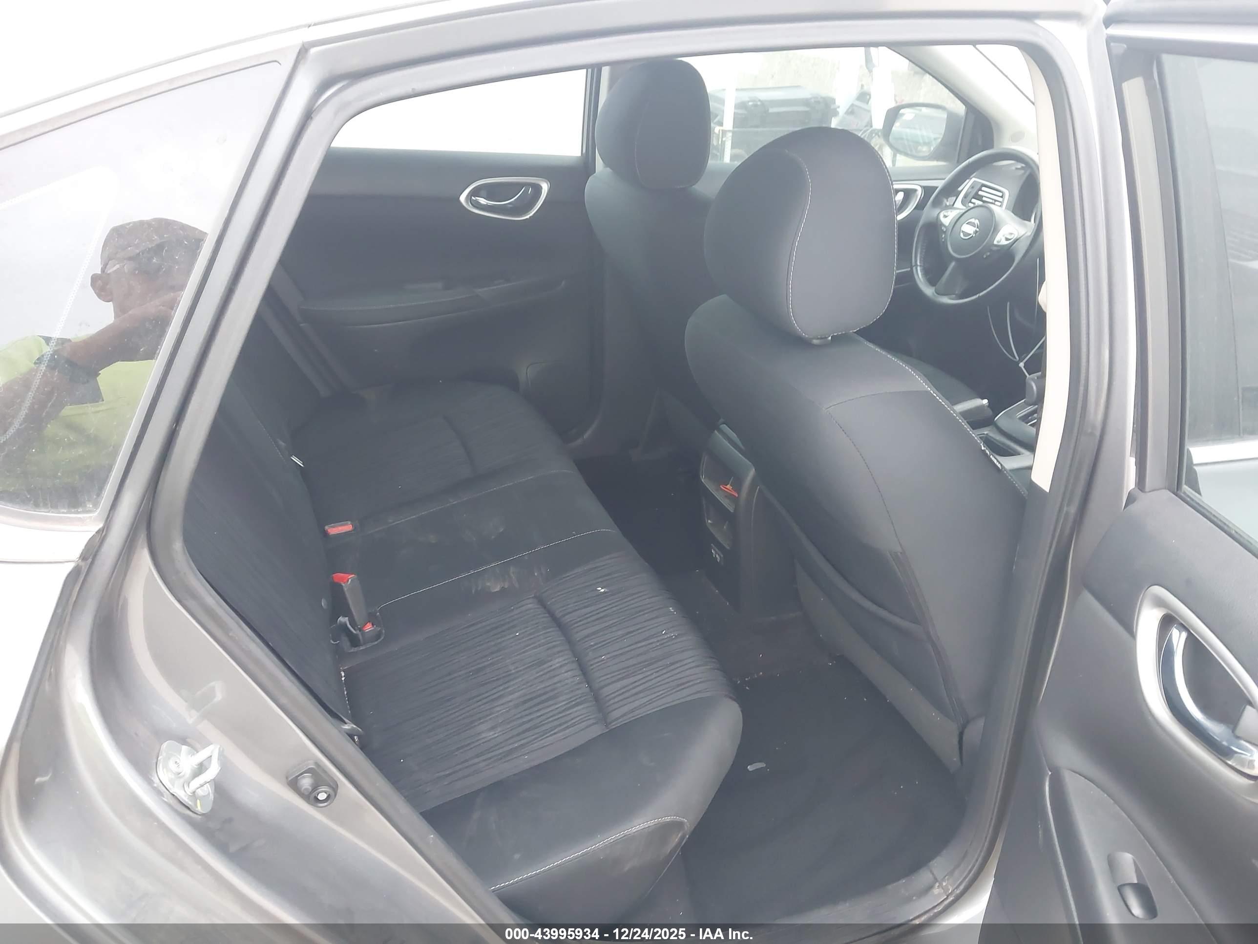NISSAN SENTRA image 8